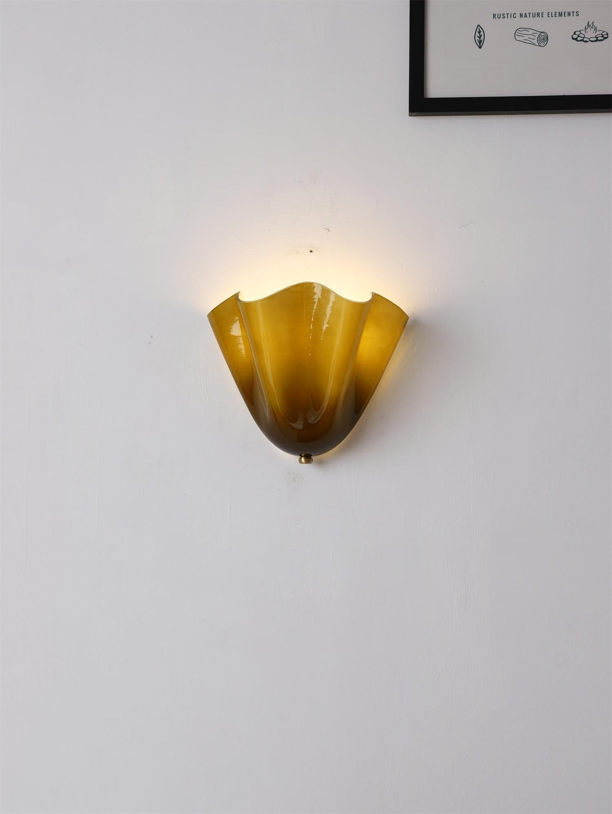Veleina wandlamp met glazen kap