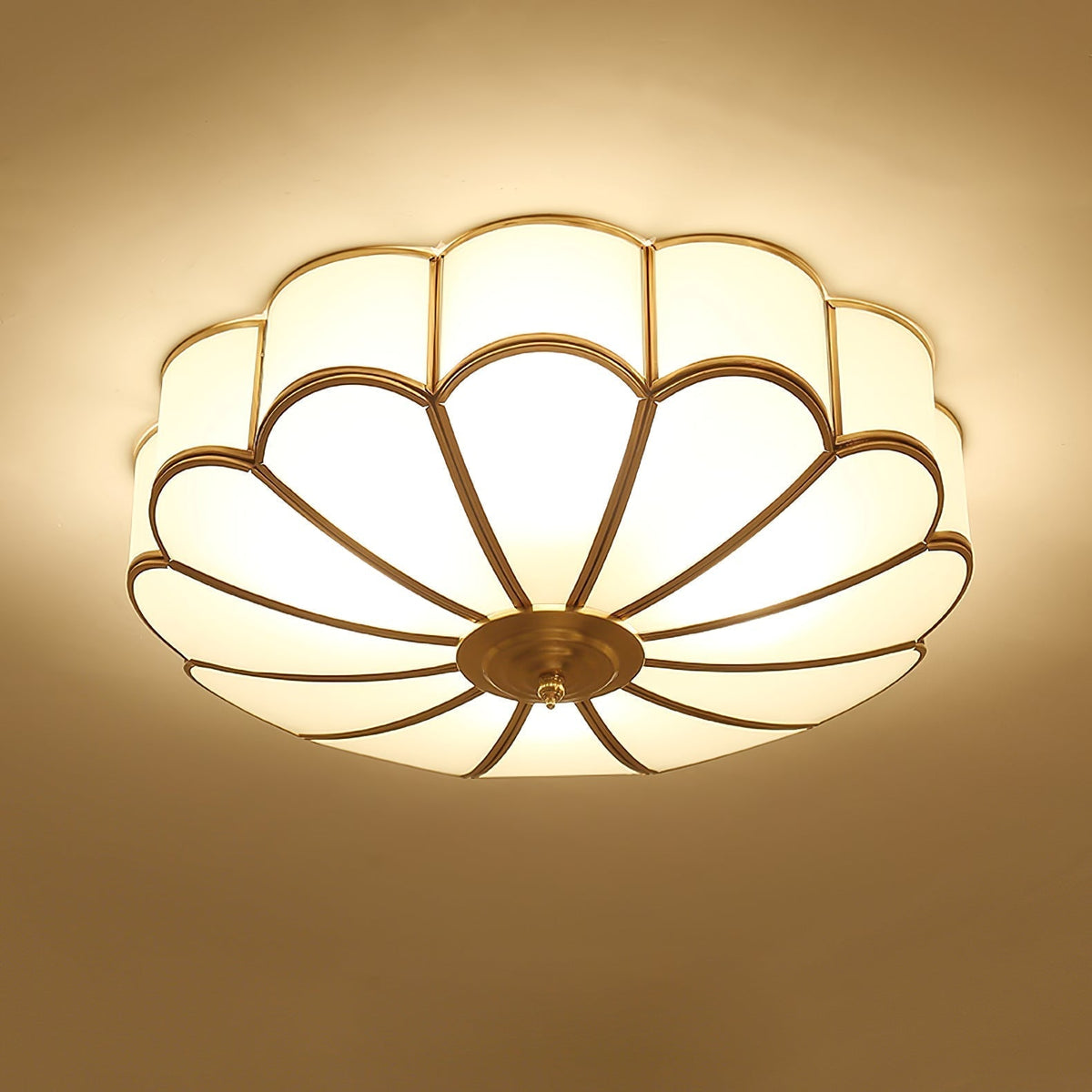 Eiroria Bloemvormige plafondlamp van messing met glas
