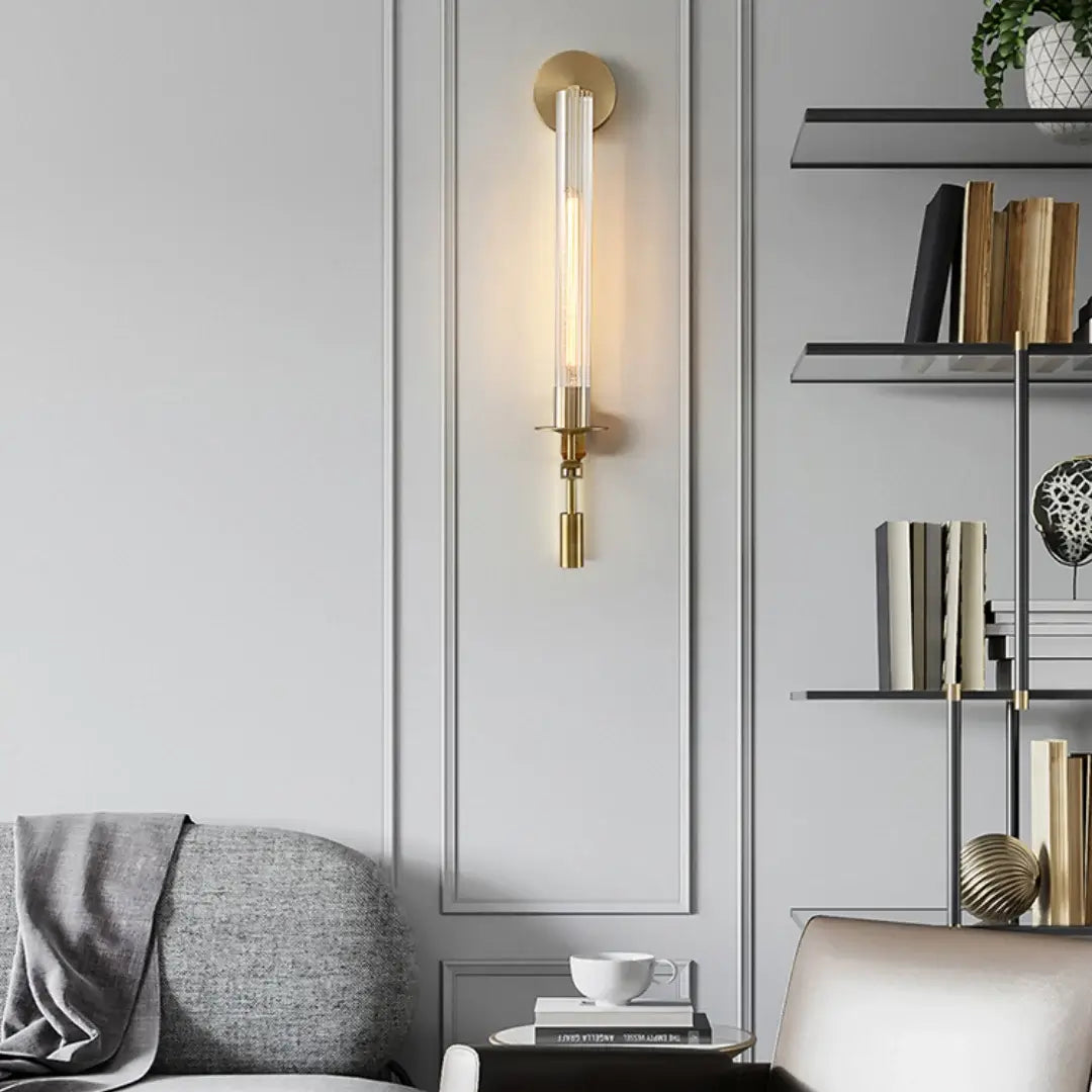 Veloora wandlamp messing Minimalistisch Geribbelde glas
