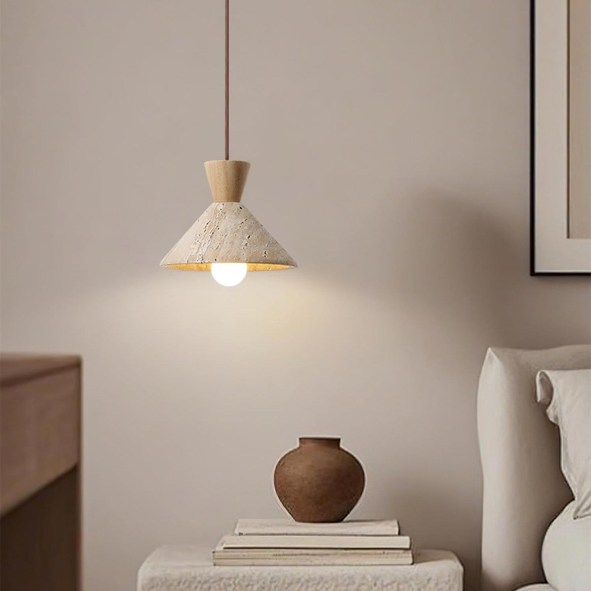 Caliva hanglamp met travertin kap in natuurlijke walnootkleur