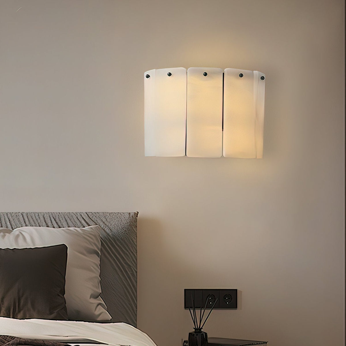 Corvane wandlamp met gebroken albast