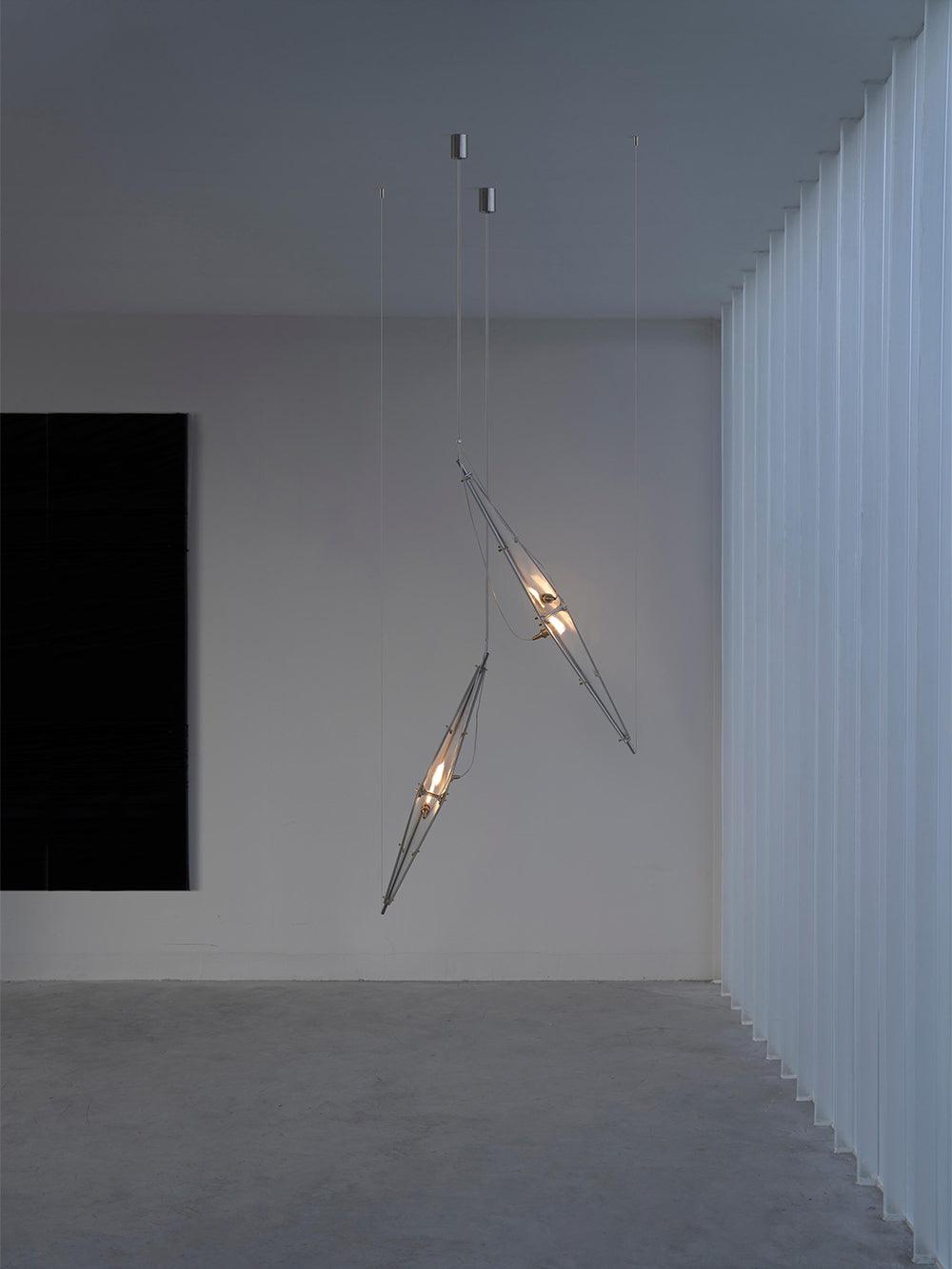 Adan moderne hanglamp met minimalistisch kunstwerk