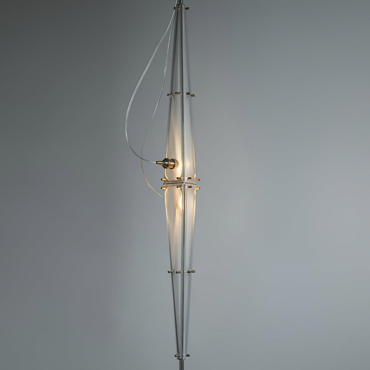 Adan moderne hanglamp met minimalistisch kunstwerk