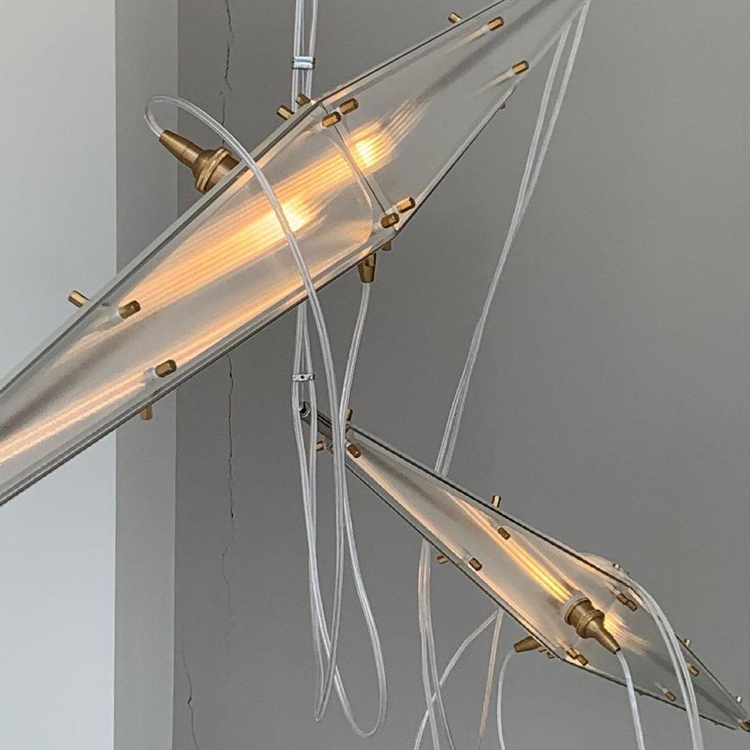 Adan moderne hanglamp met minimalistisch kunstwerk