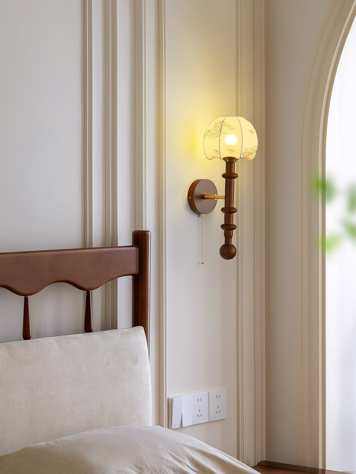 Hilda Roma elegantie wandlamp van hout