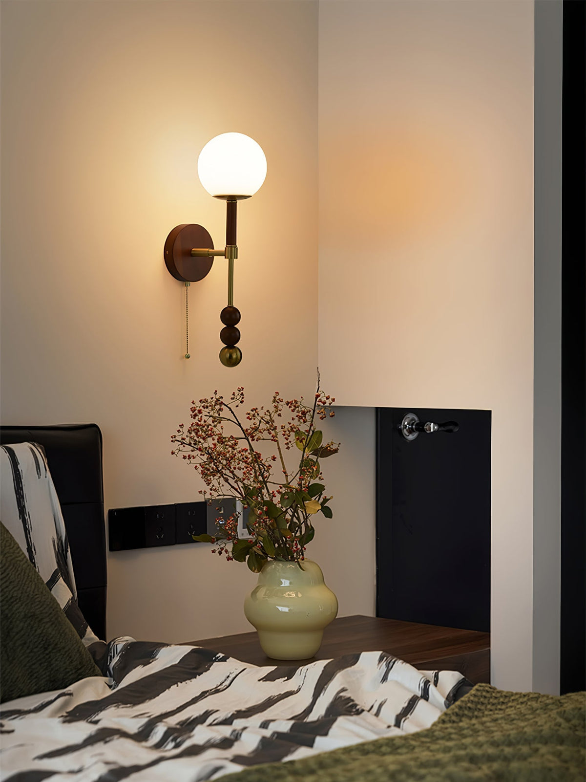 Hilda Roma elegantie wandlamp van hout