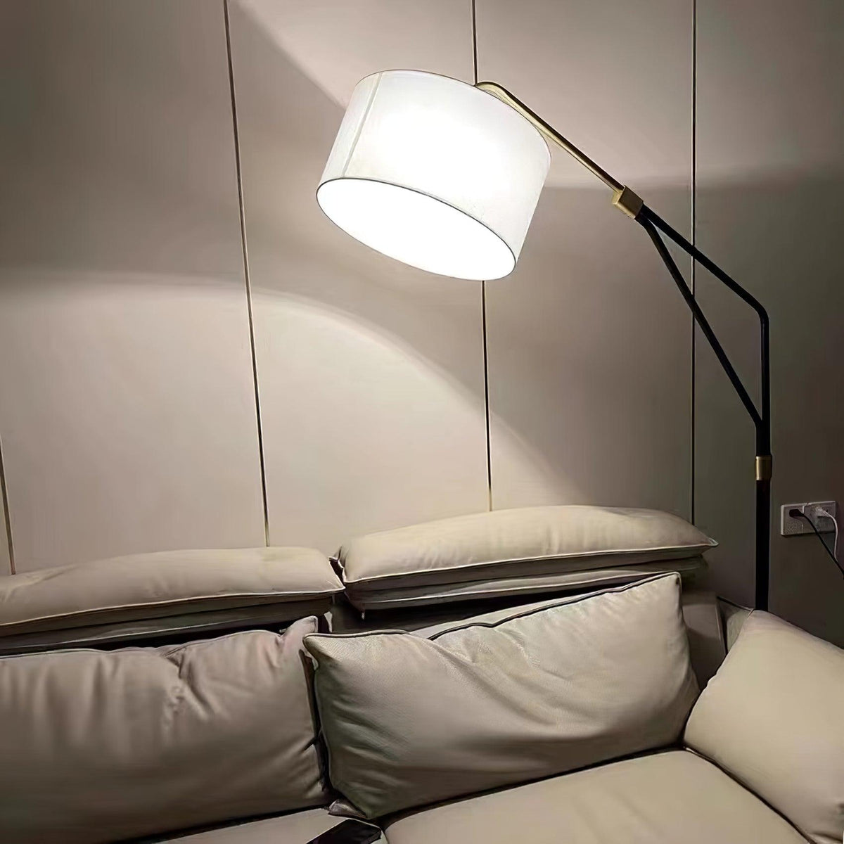 Eveny minimalistische vloerlamp met marmer