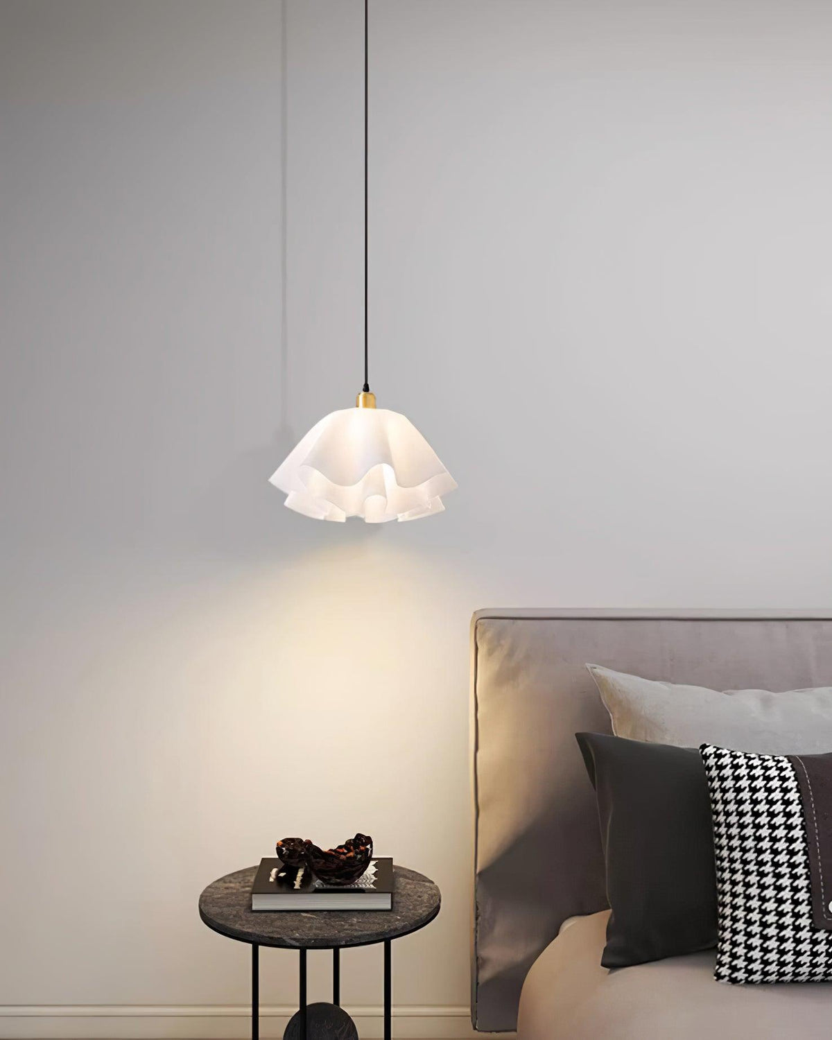 Vero Moderne hanglamp met bloemblaadjes