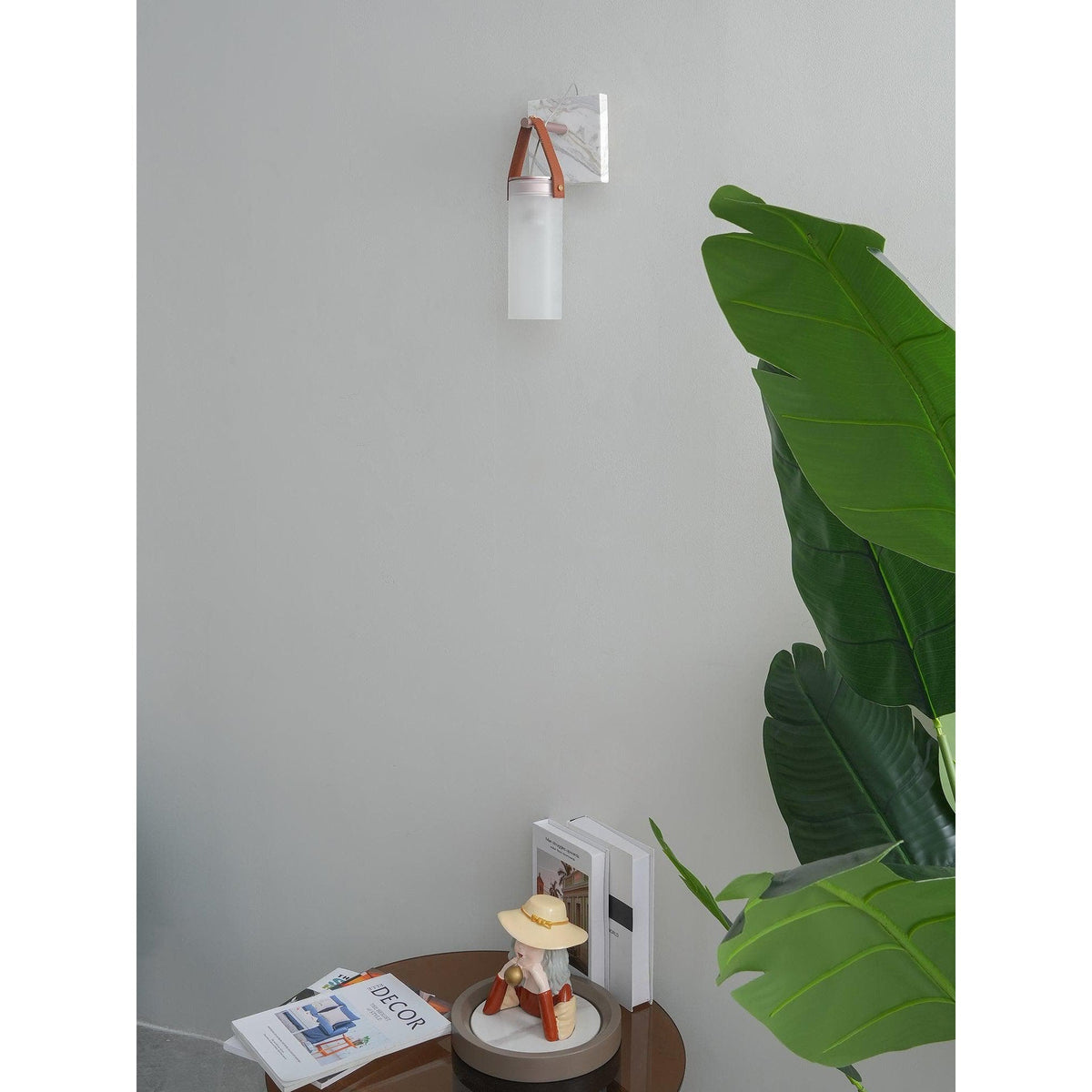 Celaliella wandlamp met glazen kap