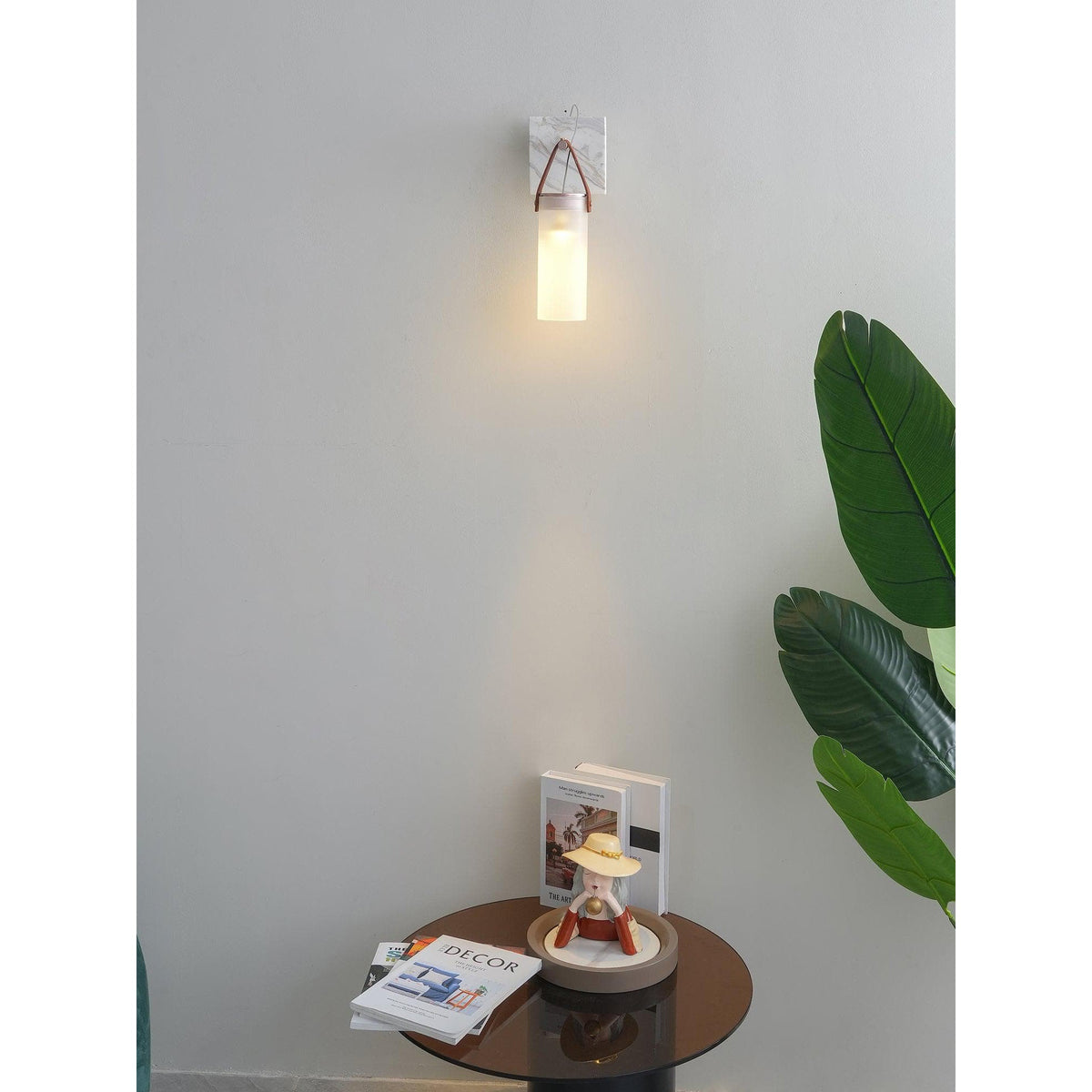 Celaliella wandlamp met glazen kap