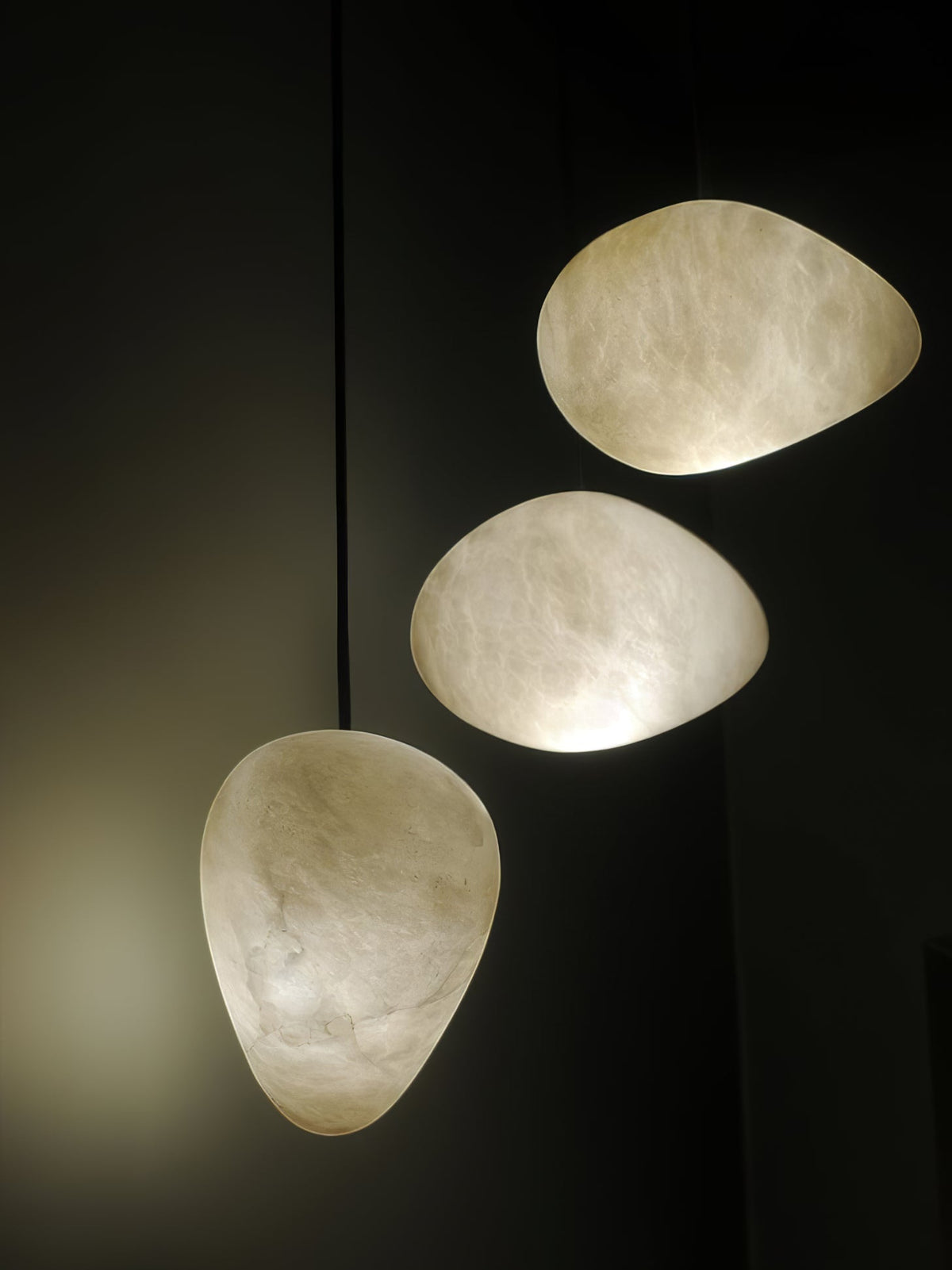Albiveria hanglamp in albast