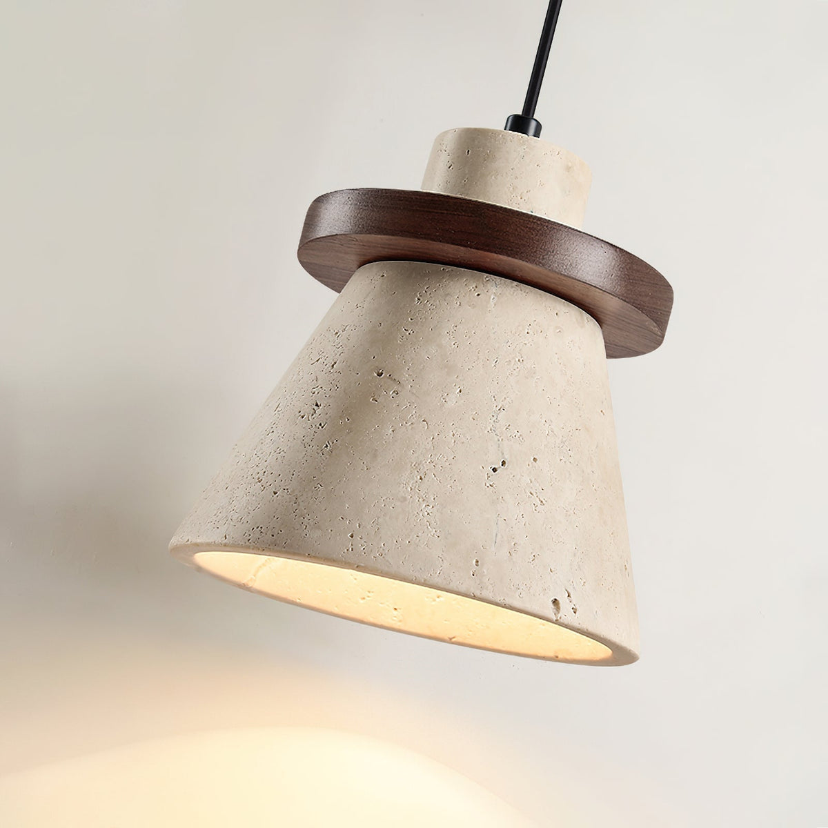 Virela hanglamp met travertin en walnoothout minimalistisch