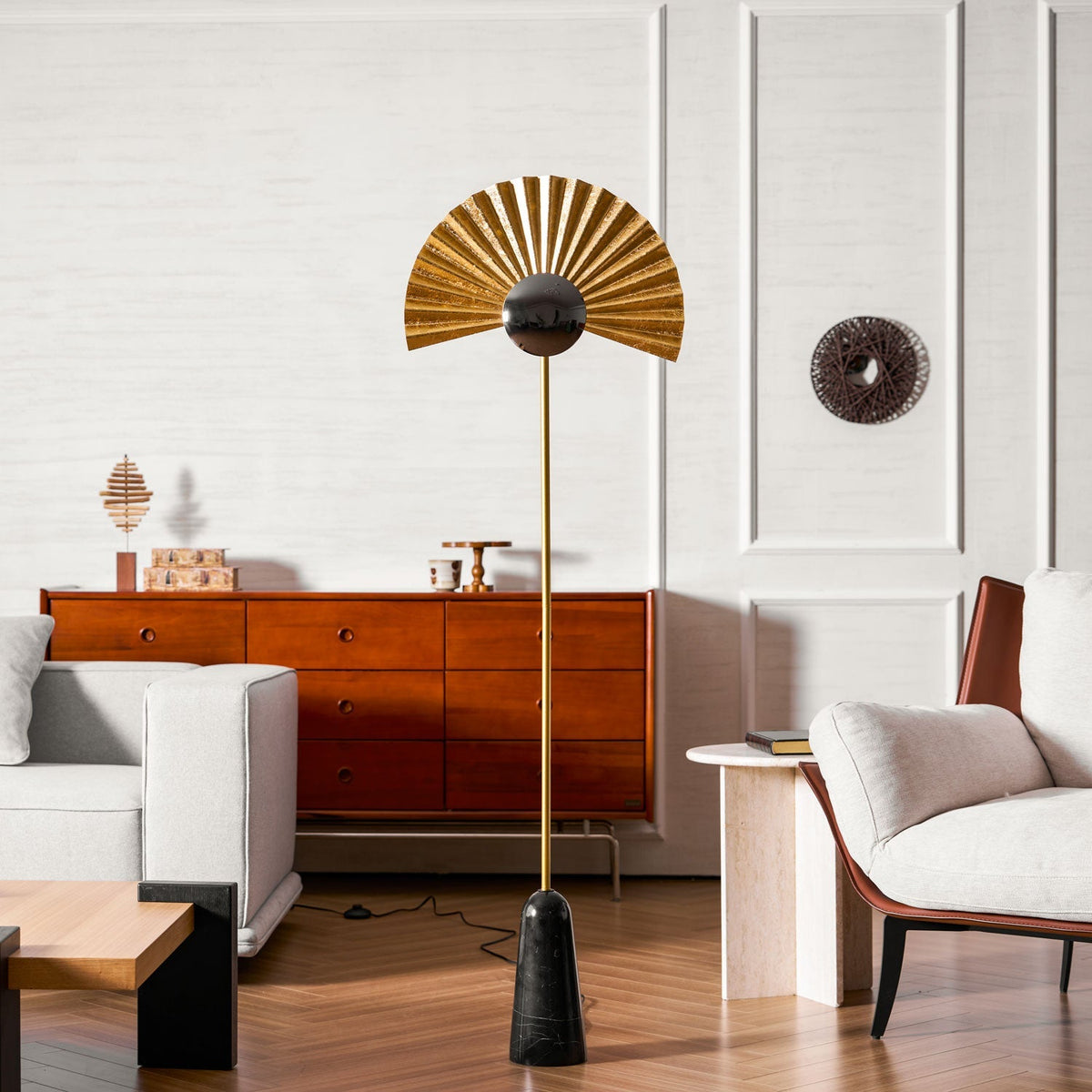 Solvaar vloerlamp met goudkleurige ventilatorkap