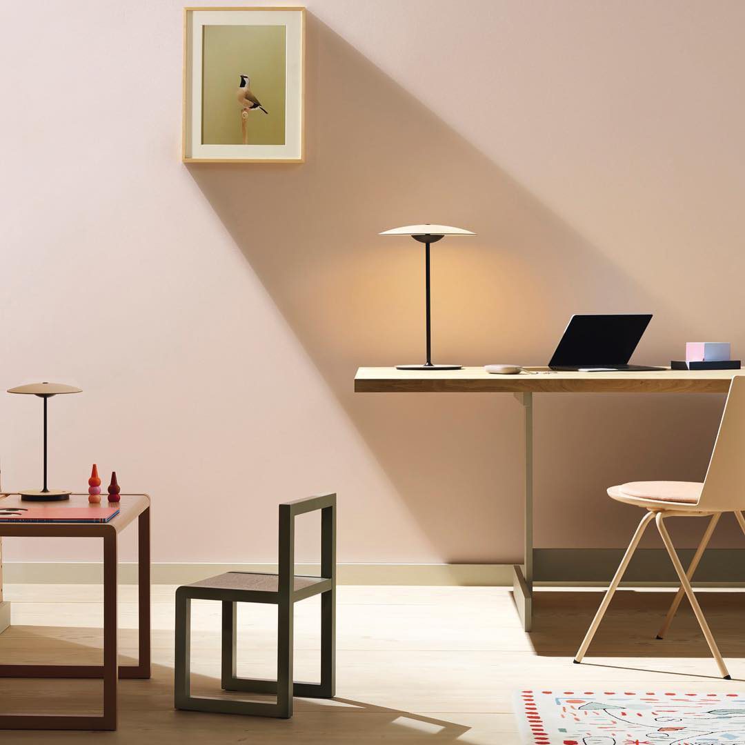 Elaarelia tafellamp slank minimalistisch
