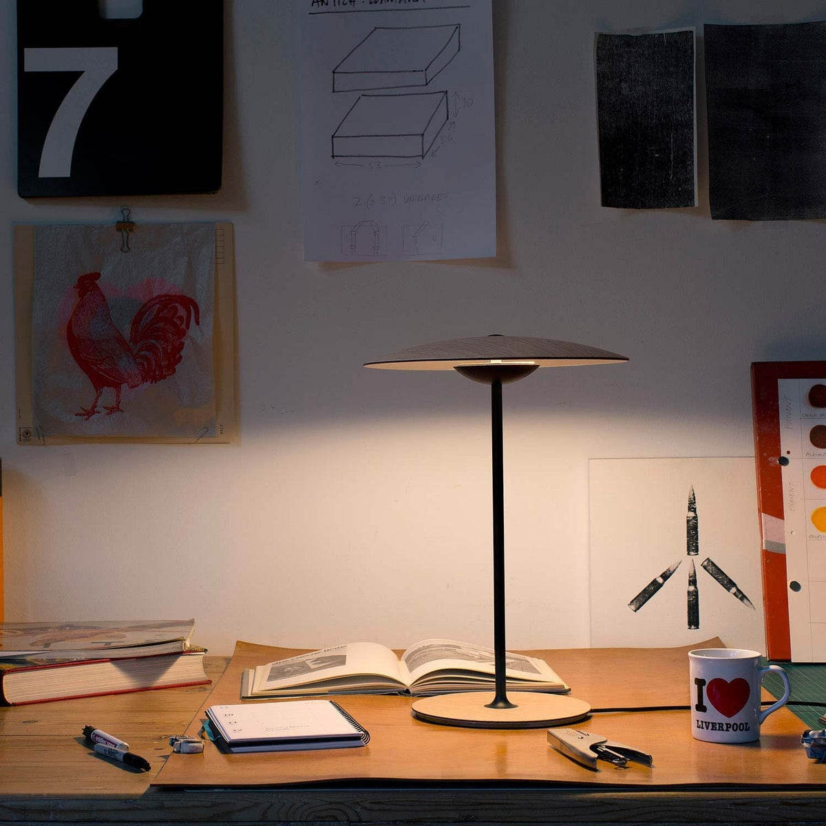 Elaarelia tafellamp slank minimalistisch