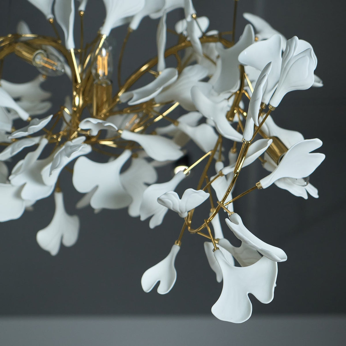 Ririxel hanglamp Gingko keramische bloemblaadjes goud