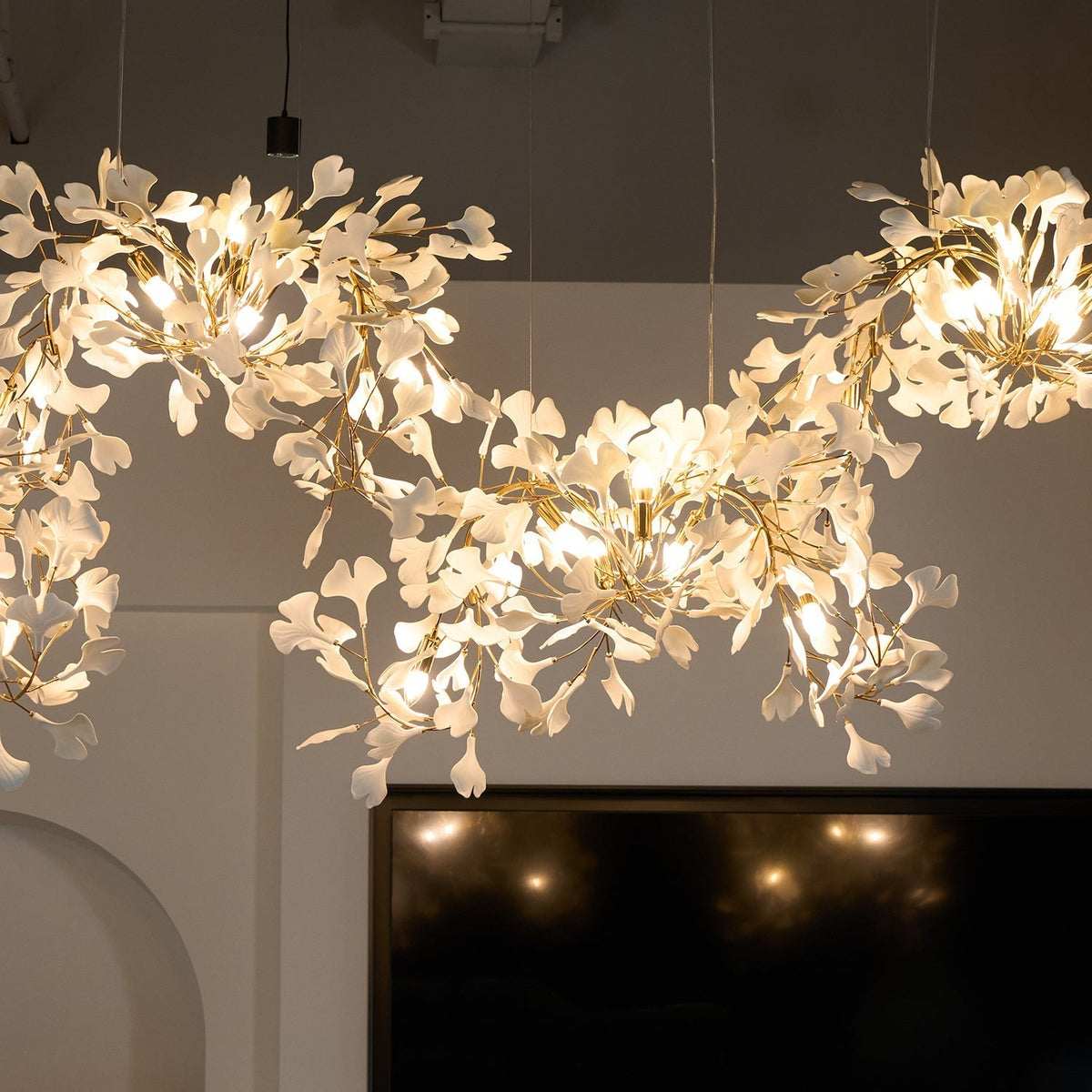 Ririxel hanglamp Gingko keramische bloemblaadjes goud