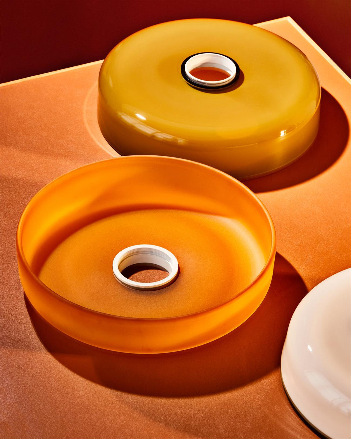Diroxen plafondlamp oranje ring speels sculpturaal