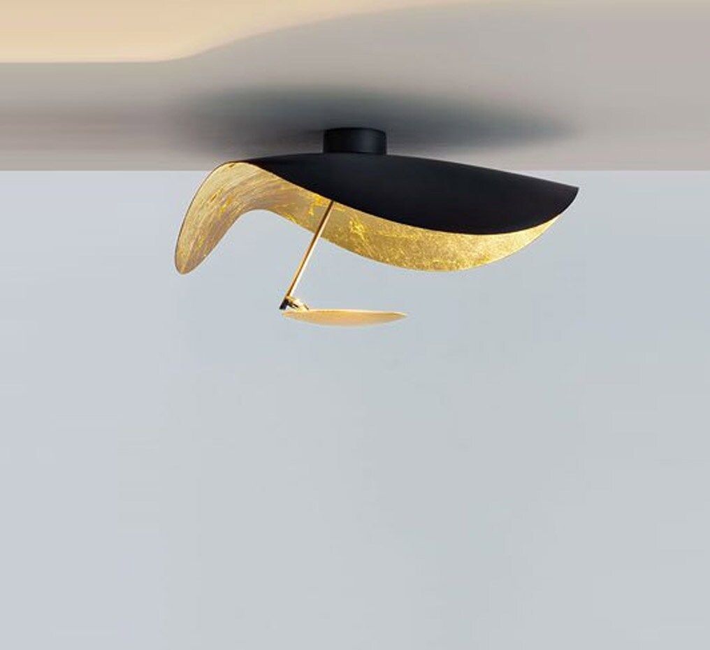 Solenena plafondlamp gebogen kap gouden binnenkant