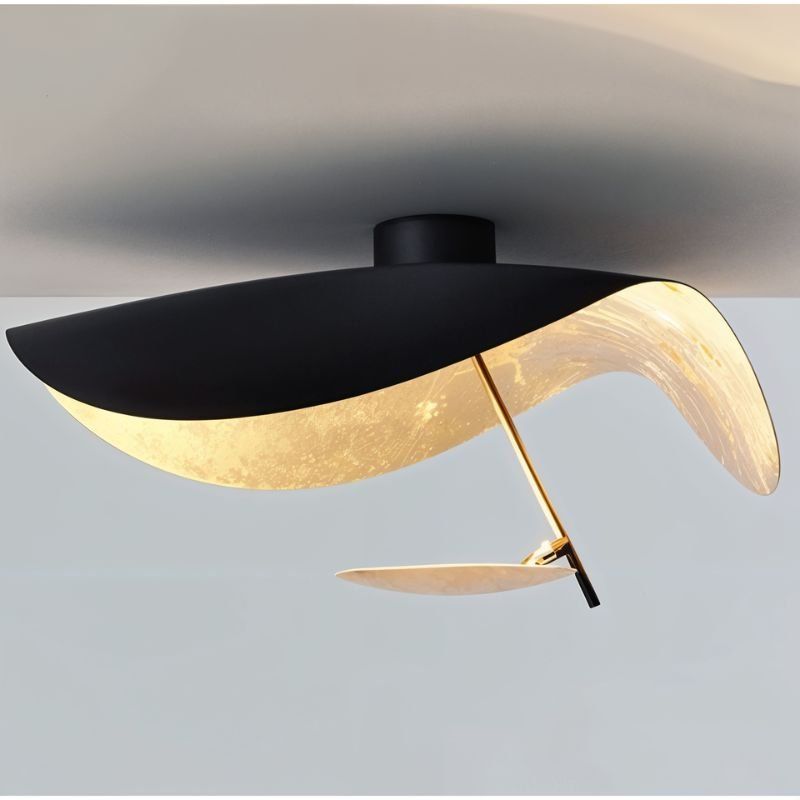 Solenena plafondlamp gebogen kap gouden binnenkant