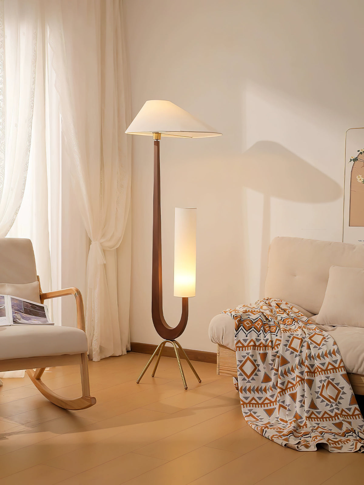 Novael vloerlamp van stof in Scandinavische stijl