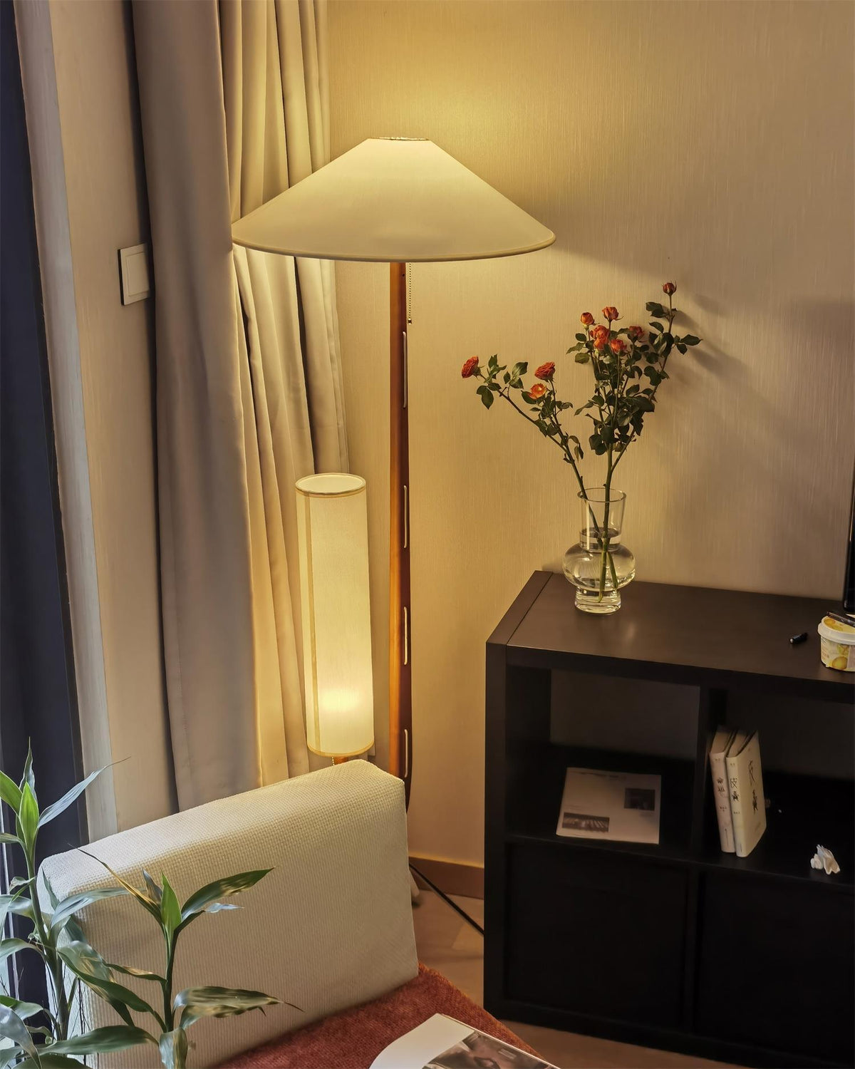 Novael vloerlamp van stof in Scandinavische stijl