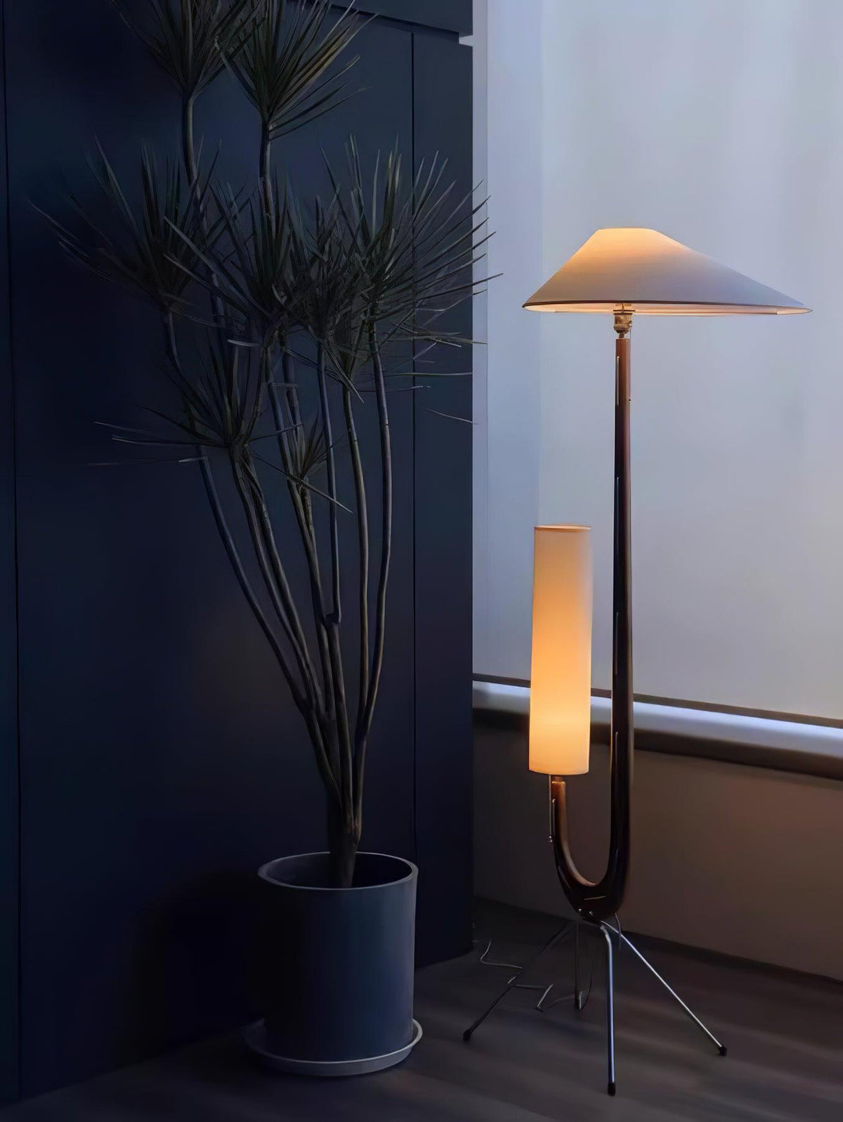 Novael vloerlamp van stof in Scandinavische stijl