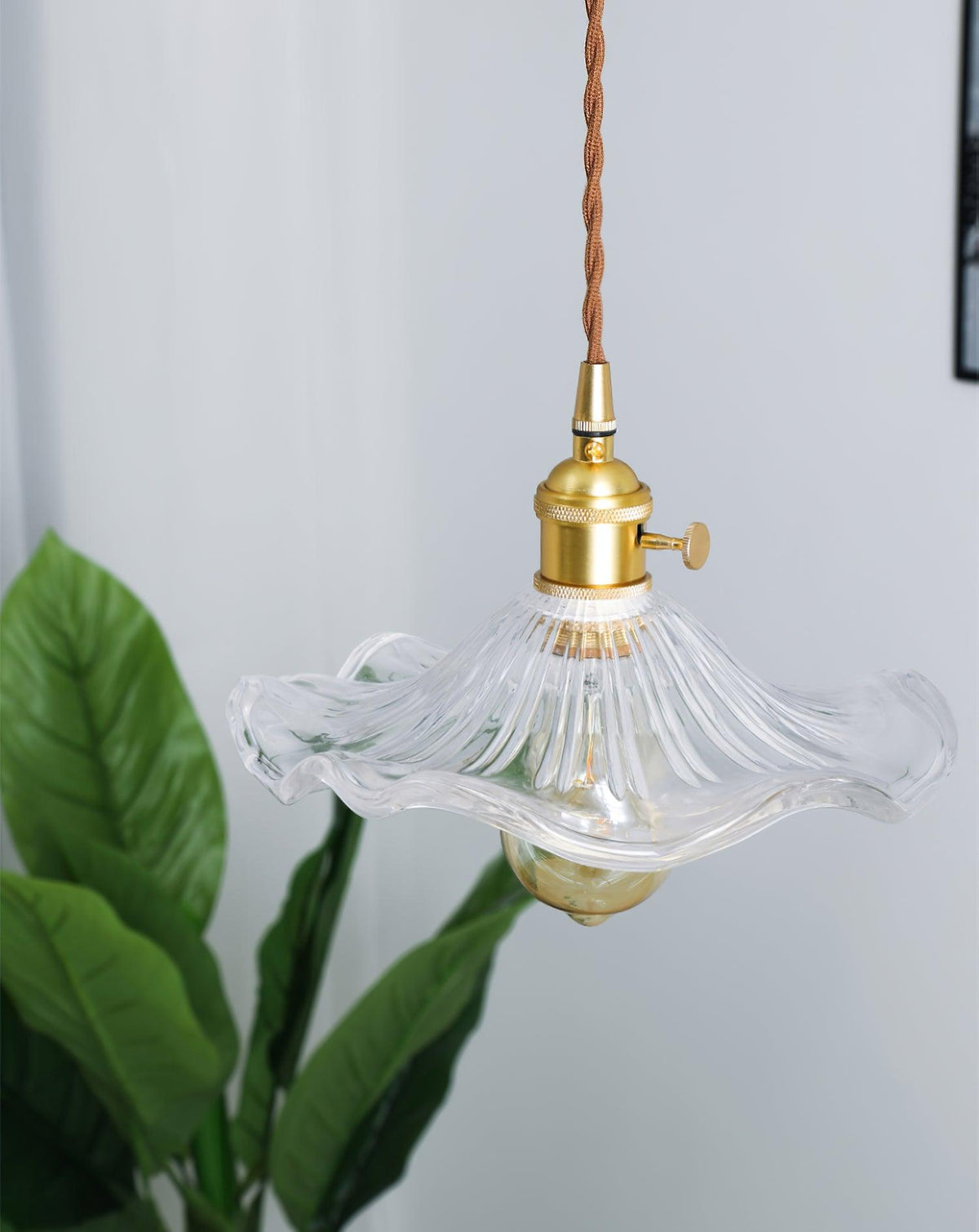 Lioralina Vintage hanglamp van messing en glas met goudkleurige afwerking en heldere kap