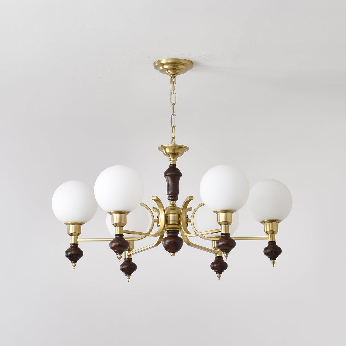 Nesvin Kroonluchter Hout & messing bollen Orb