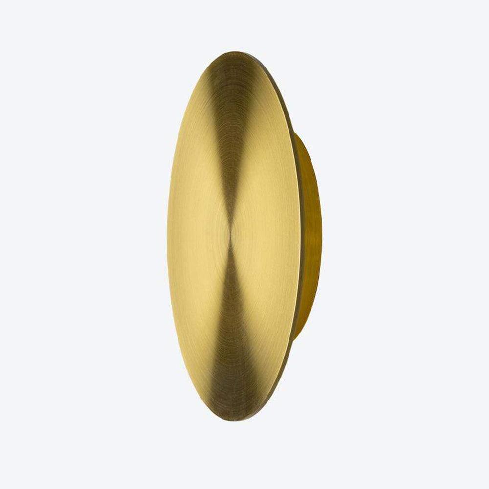 Phelan wandlamp van messing met minimalistisch ontwerp