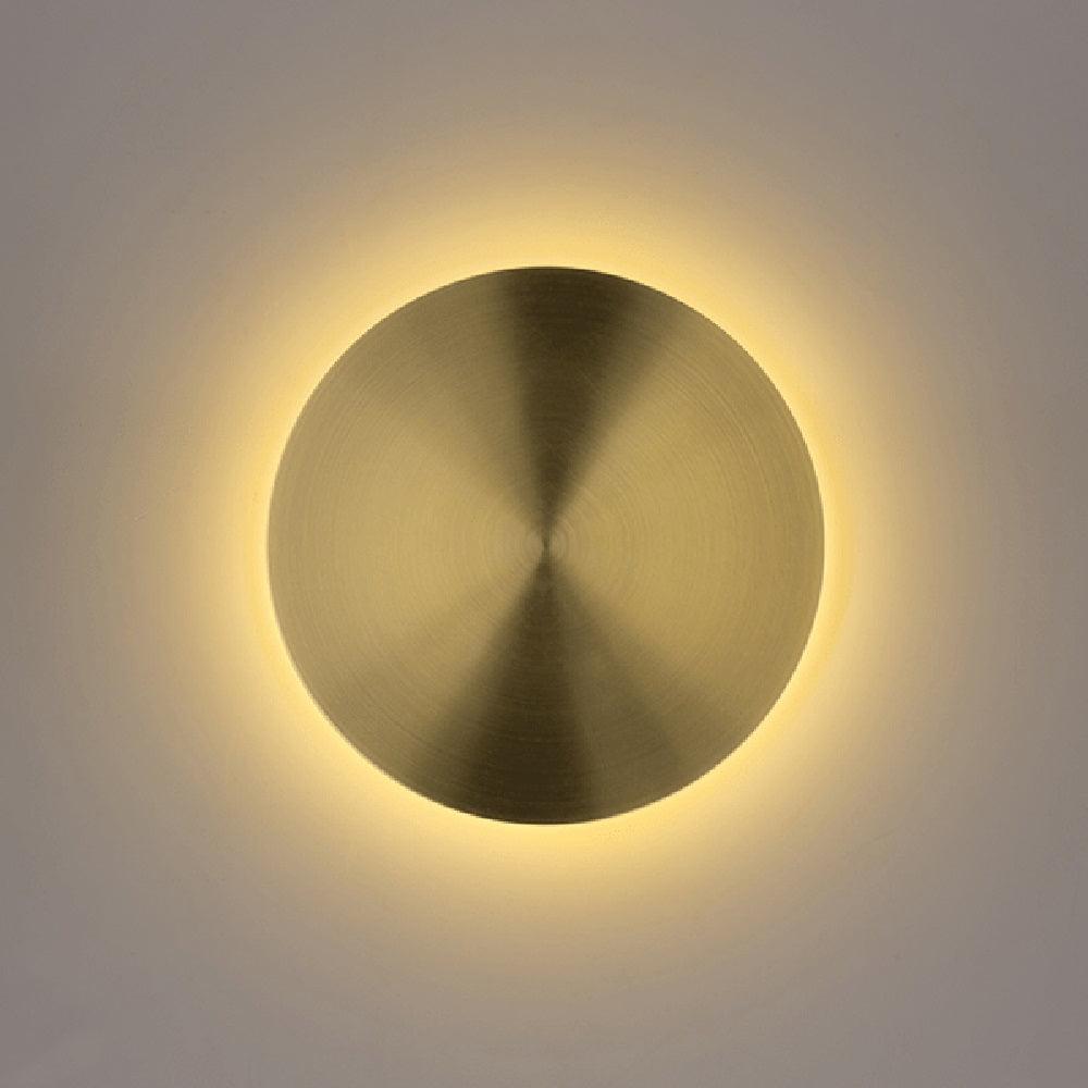 Phelan wandlamp van messing met minimalistisch ontwerp