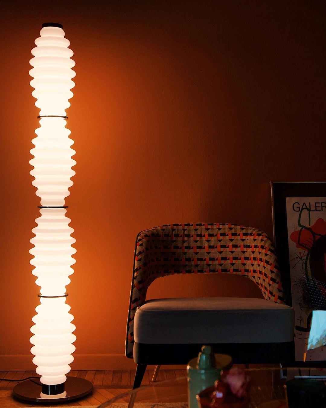 Celerine moderne vloerlamp met glazen kap
