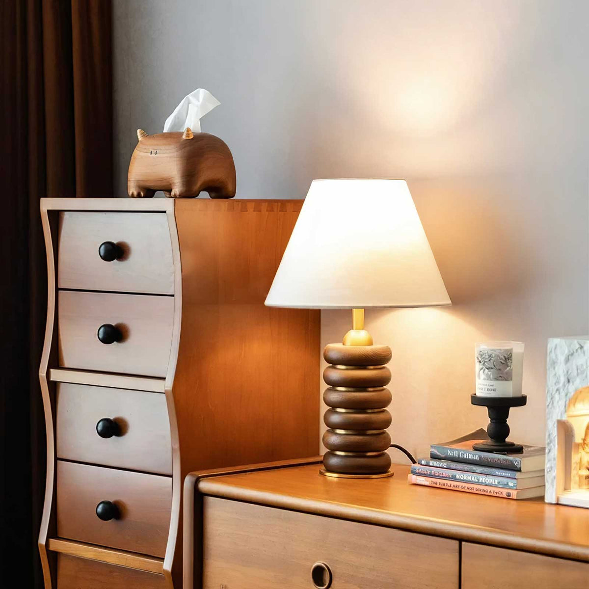 Rinalia Minimalistische tafellamp van walnoot