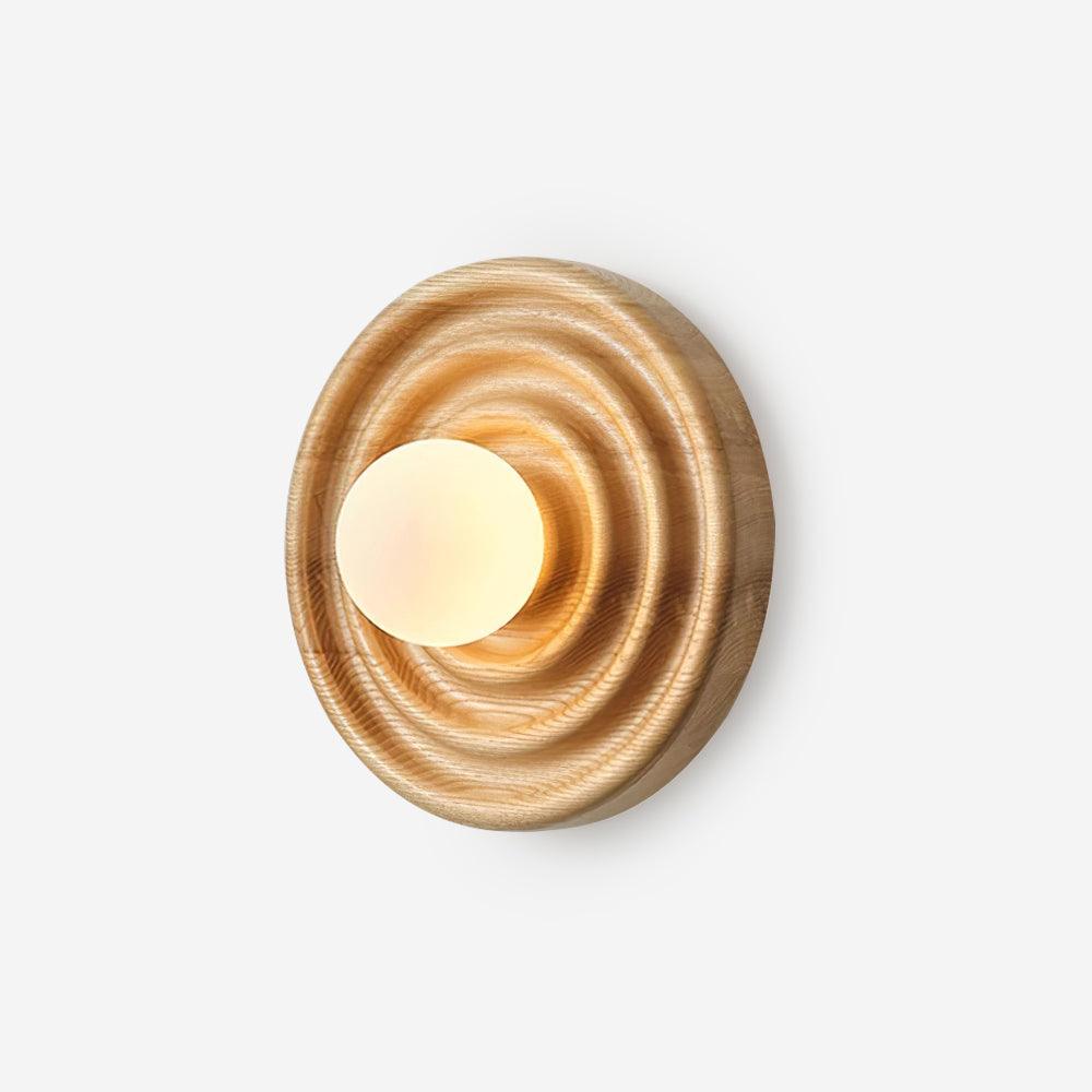 Aldinise wandlamp Ripple met walnootlichaam en glazen bolkap