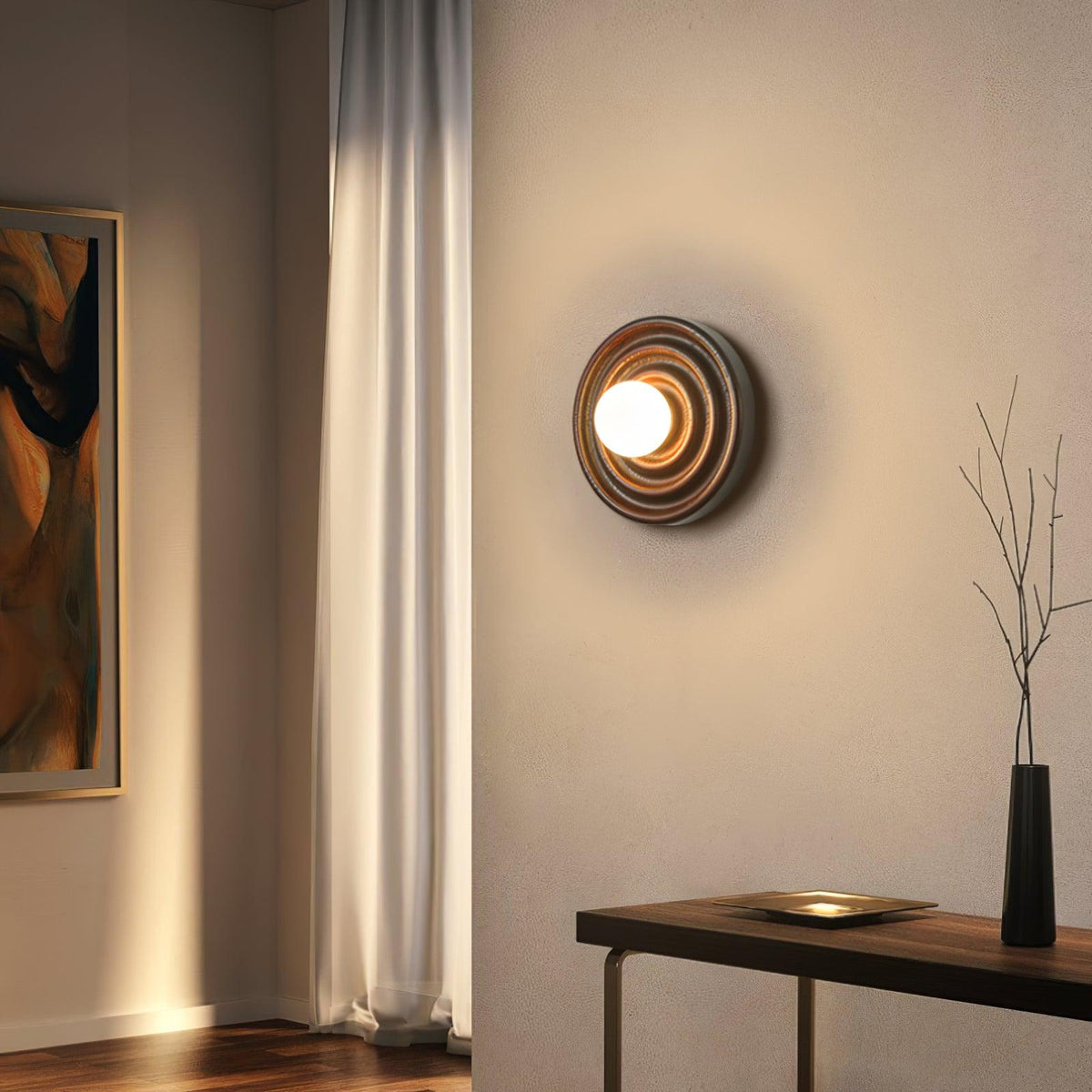 Aldinise wandlamp Ripple met walnootlichaam en glazen bolkap