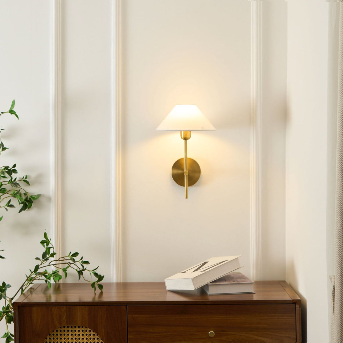 Orelisira wandlamp
