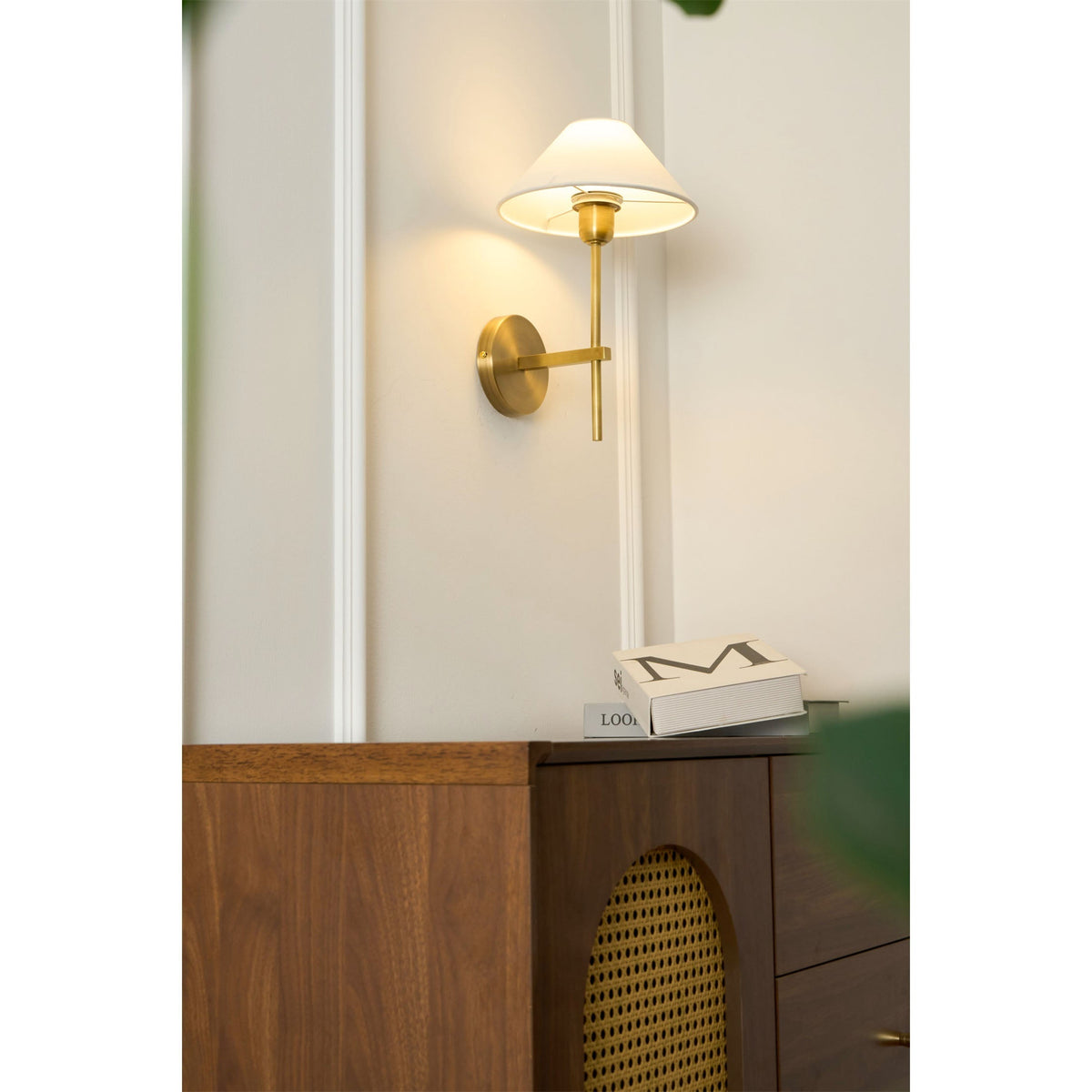 Orelisira wandlamp