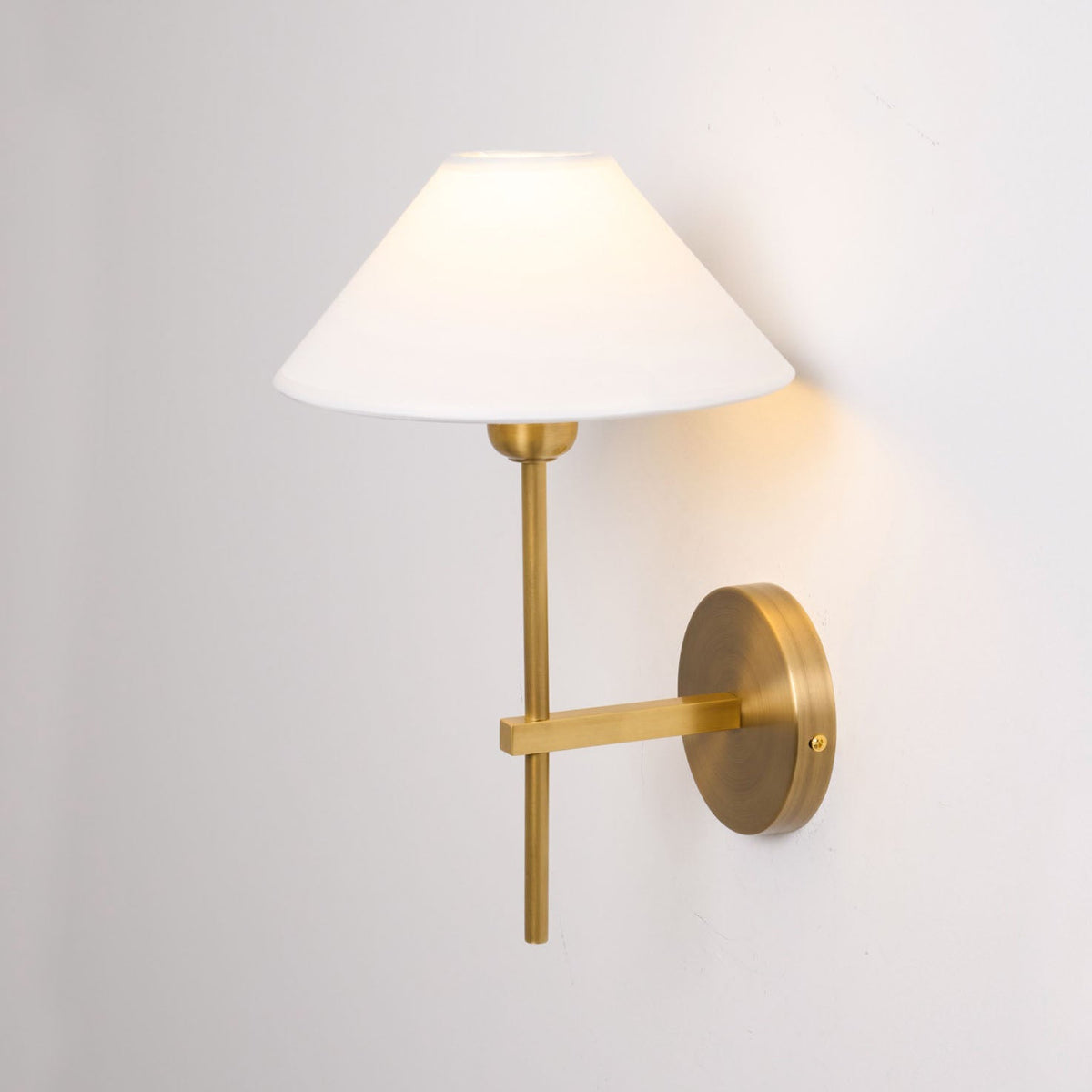Orelisira wandlamp