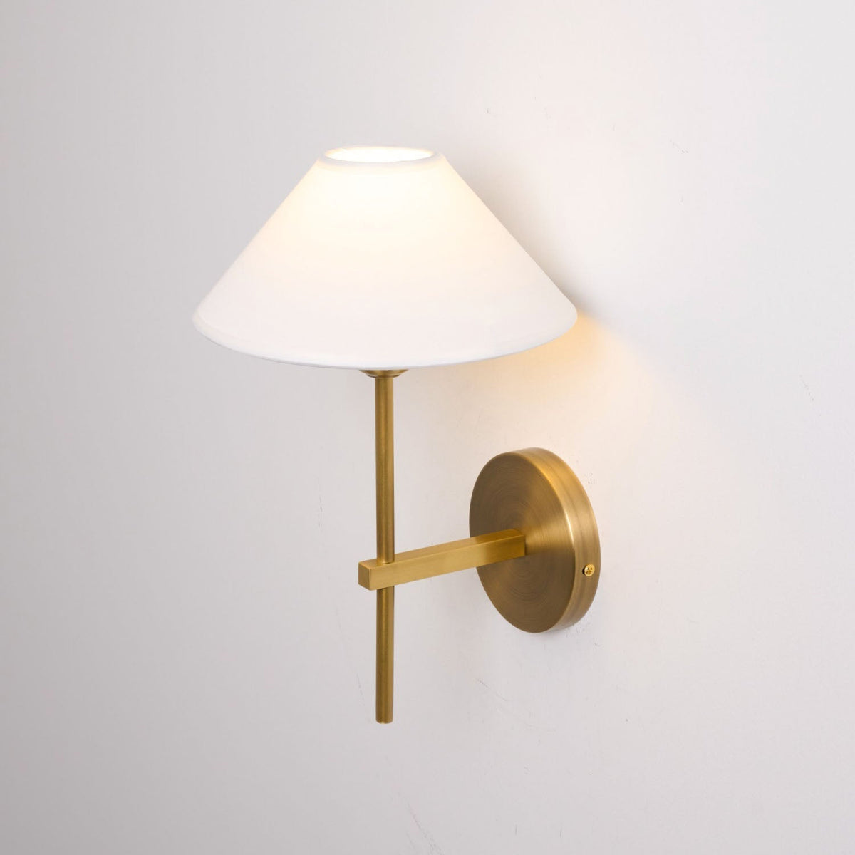 Orelisira wandlamp