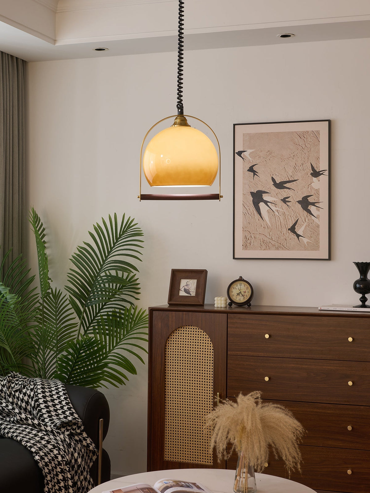 Halcyon Moderne hanglamp van hout met minimalistische boog