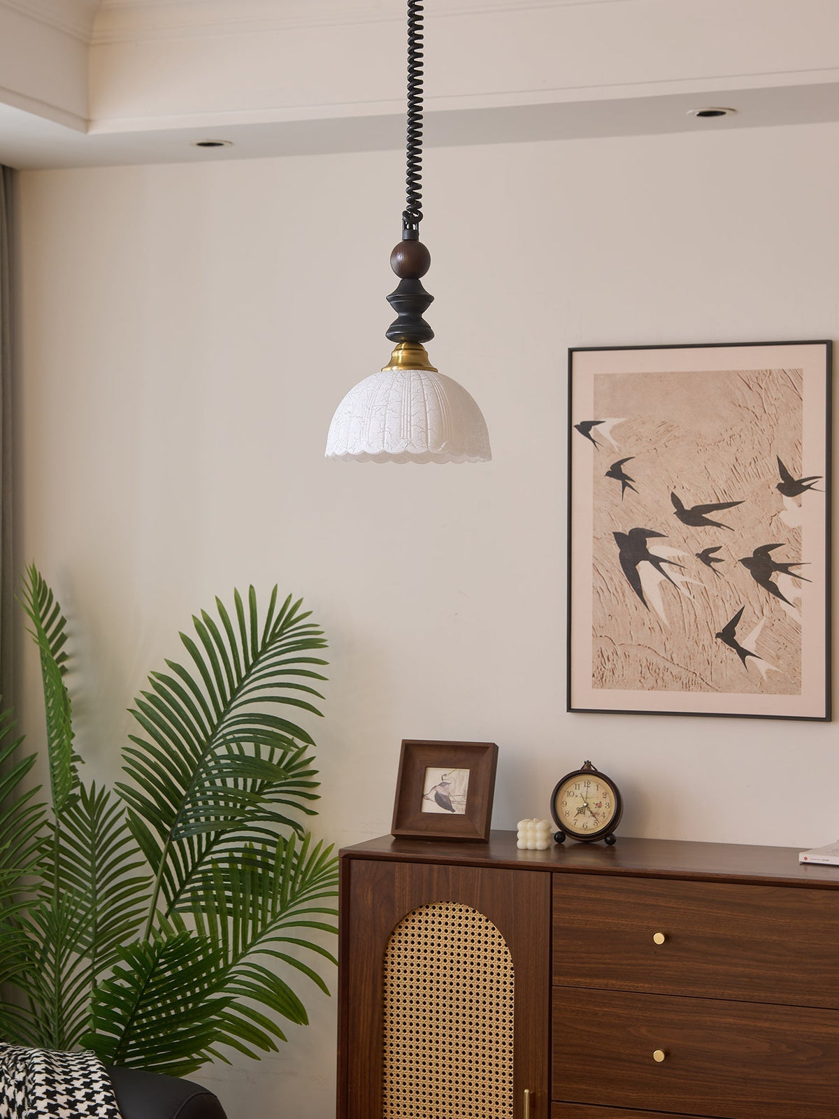 Halcyon Moderne hanglamp van hout met minimalistische boog