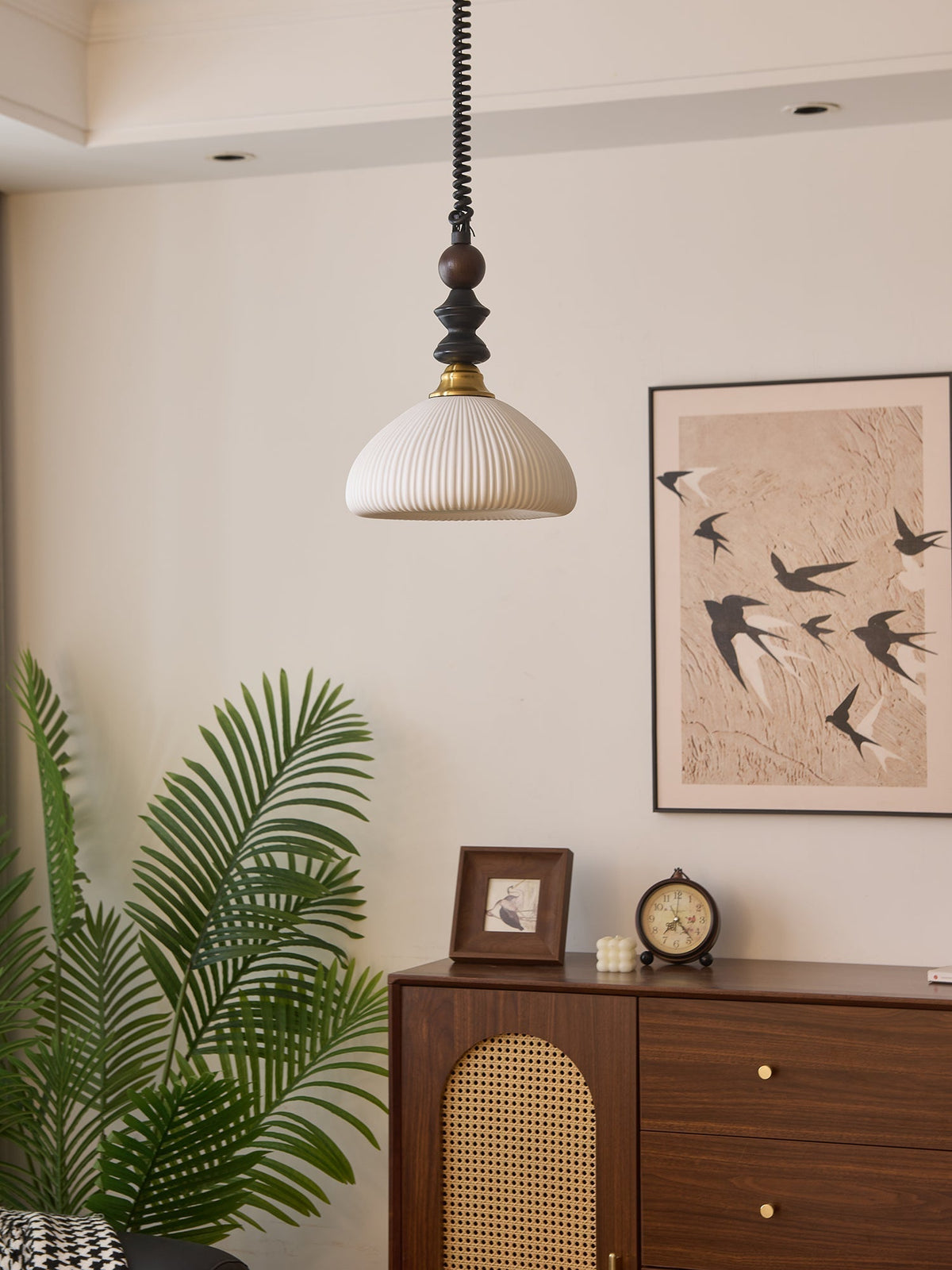 Halcyon Moderne hanglamp van hout met minimalistische boog