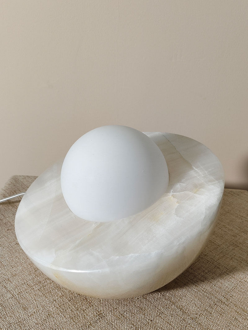 Fryle Jade minimalistisch Halo tafellamp