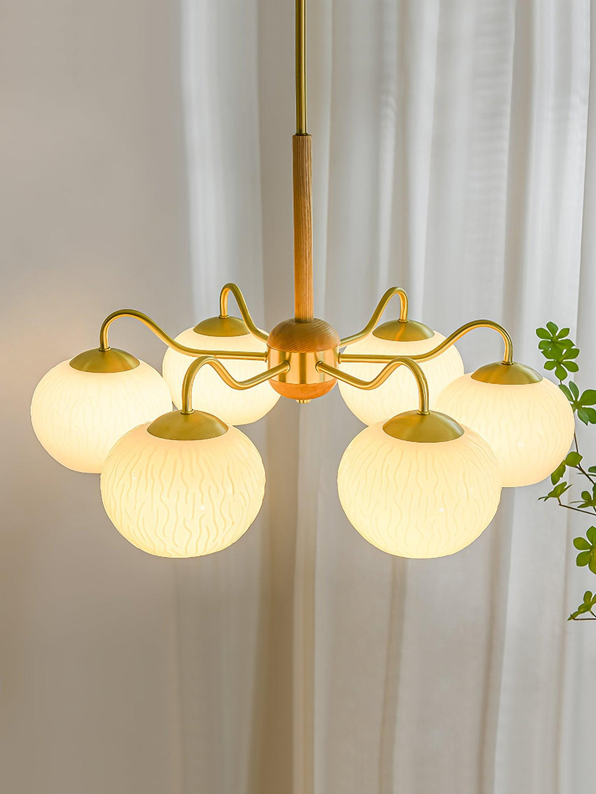 Elyra elegante kroonluchter met houten accenten