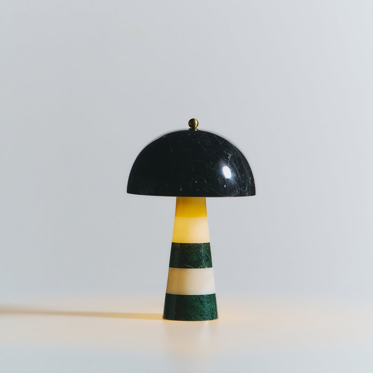 Ollie tafellamp van marmer