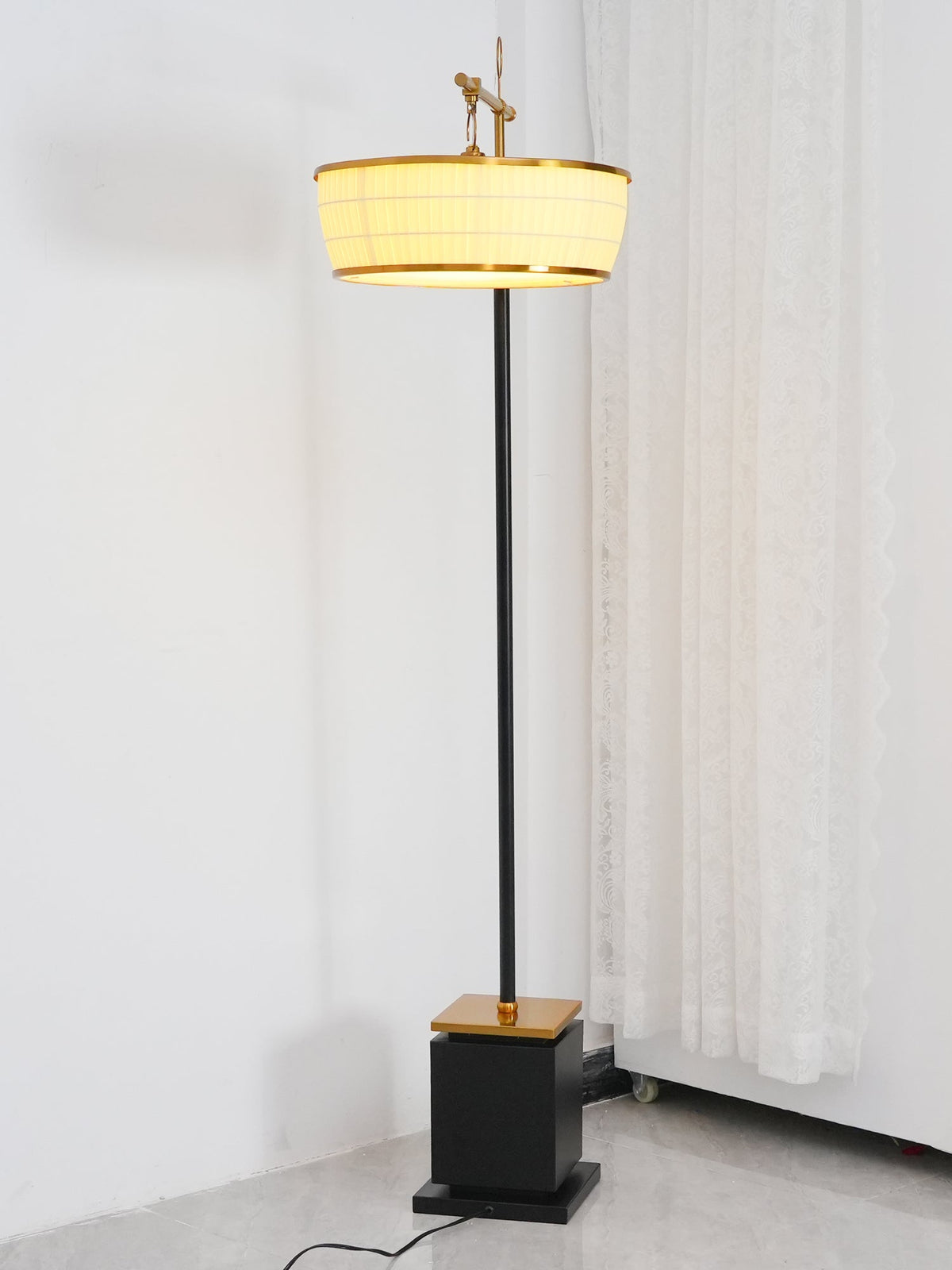 Socor moderne vloerlamp met stoffen kap