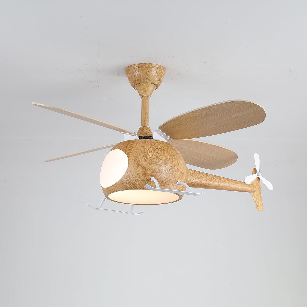 Aviara Moderne plafondventilator met verlichting van walnoothout voor kinderen