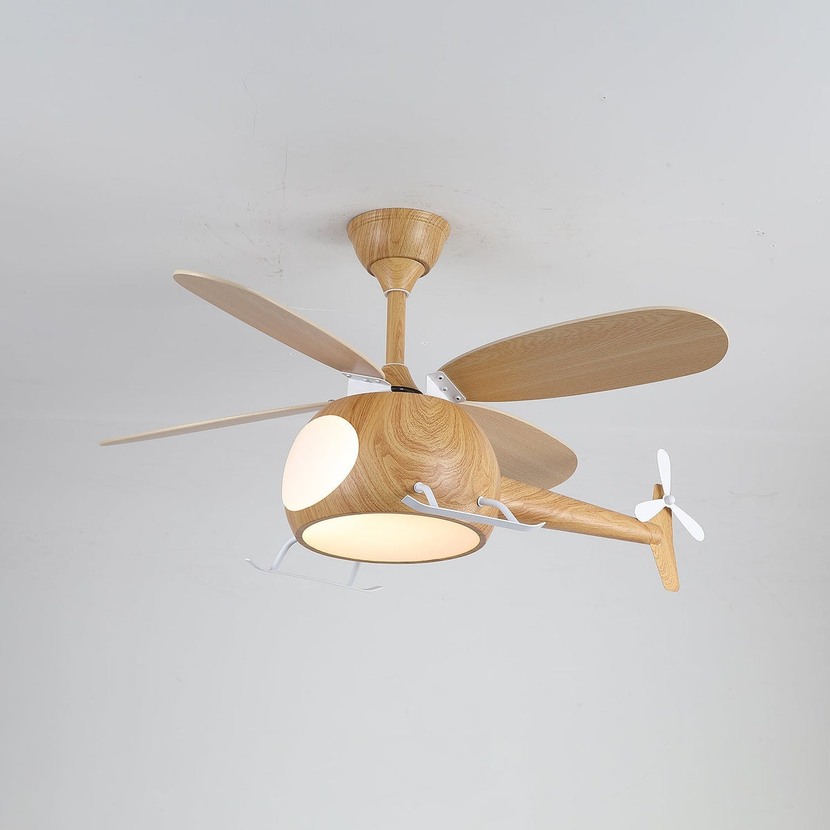 Aviara Moderne plafondventilator met verlichting van walnoothout voor kinderen