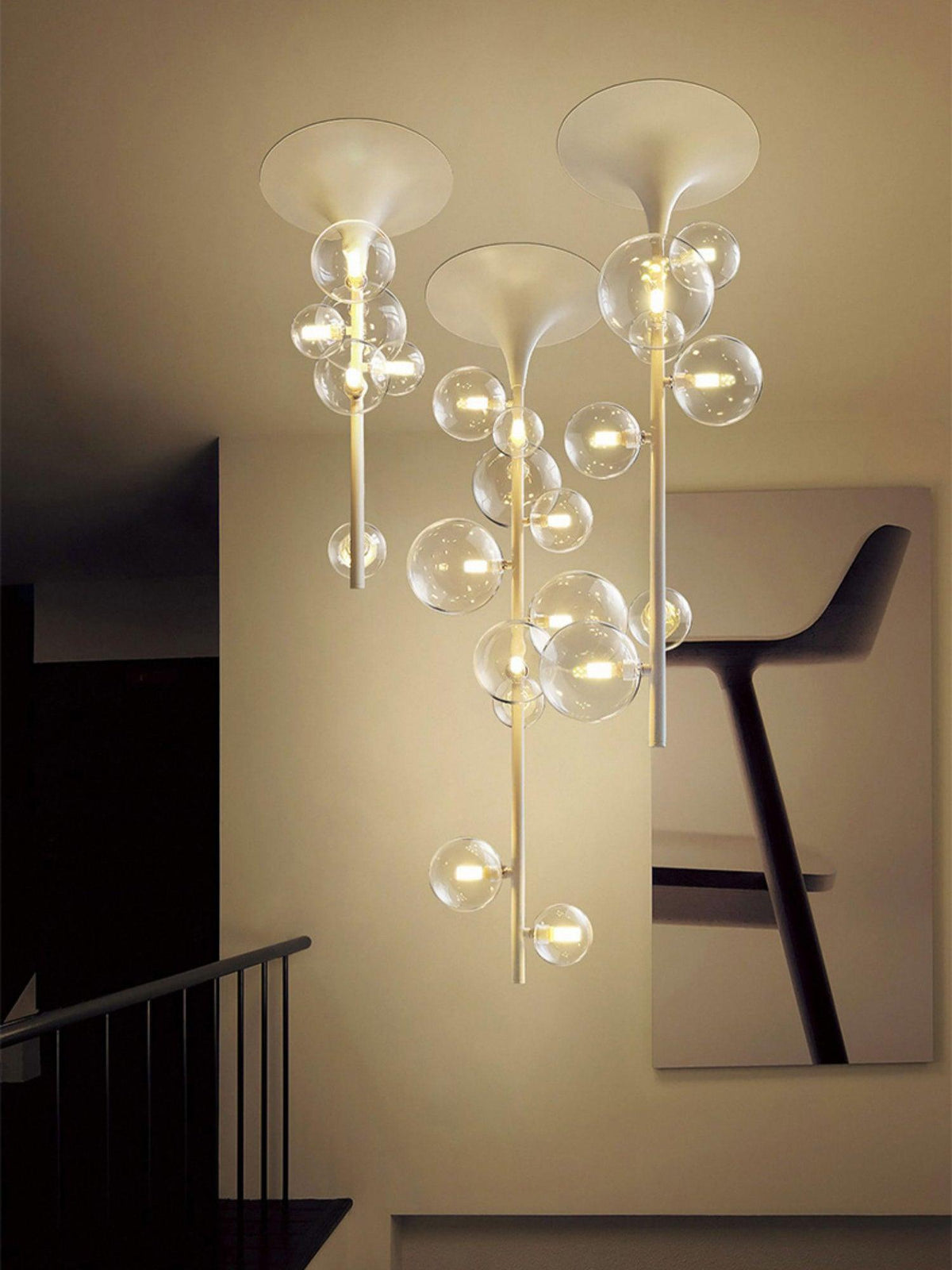 Celeina hanglamp van messing met cascaderend glas voor de gang