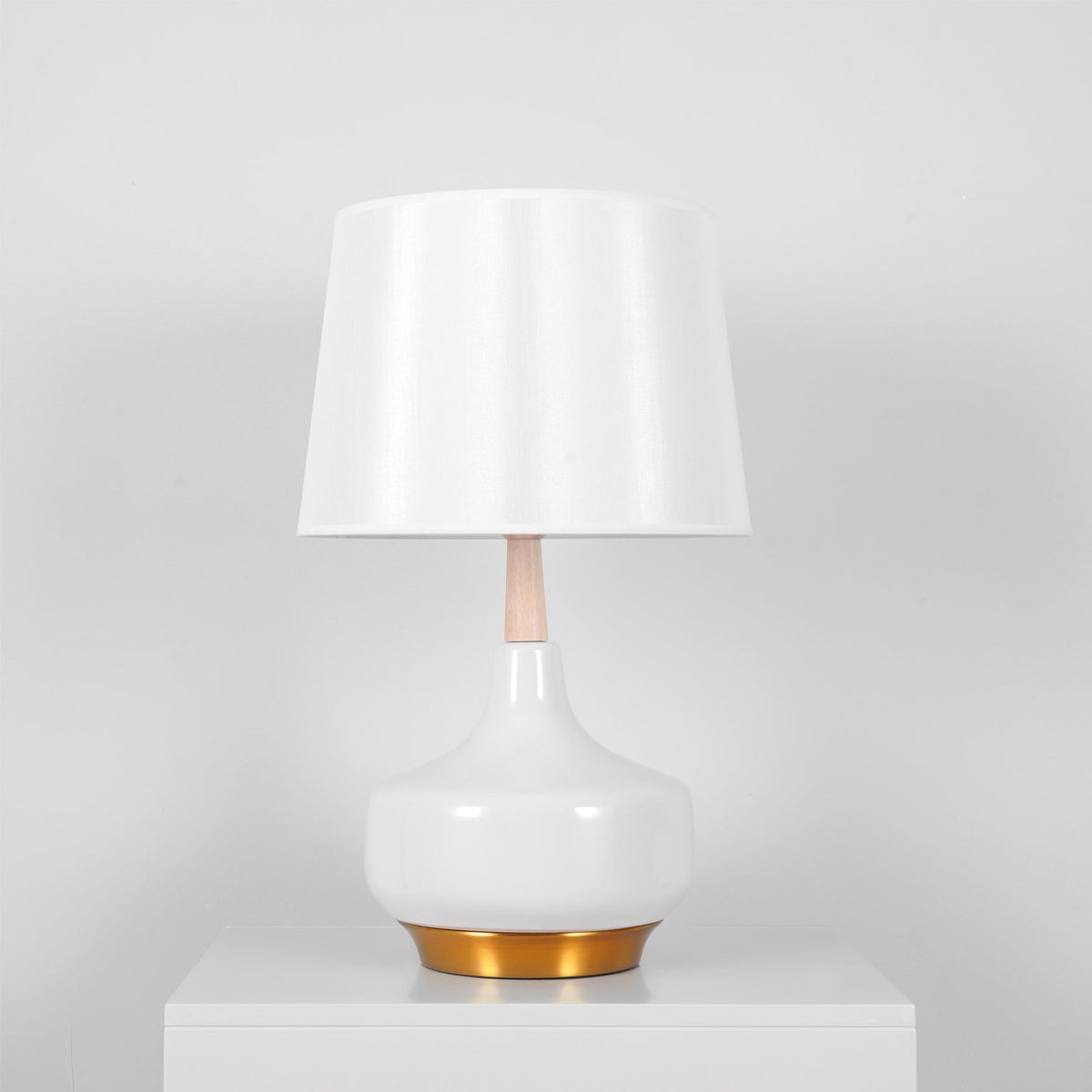 Lennon Minimalistische tafellamp van hars